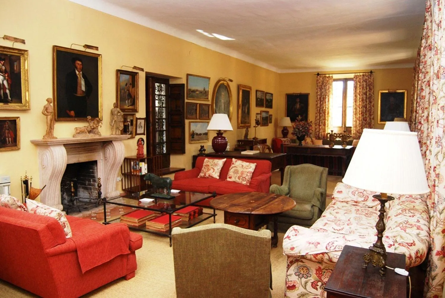 Communal lounge/ TV room in Hotel Cortijo El Esparragal