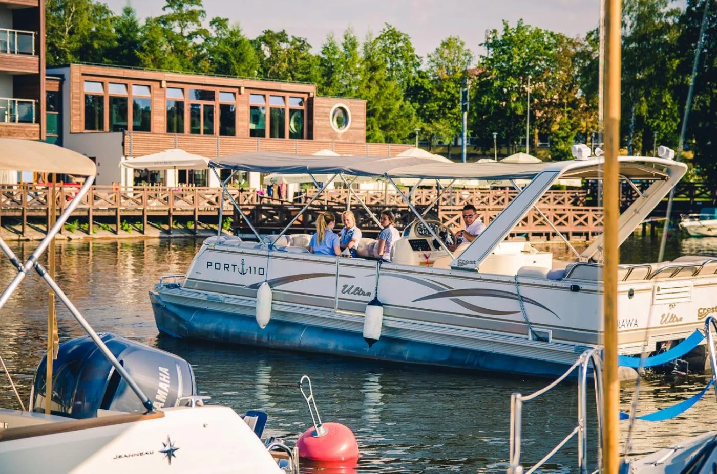 Day in Hotel Port 110