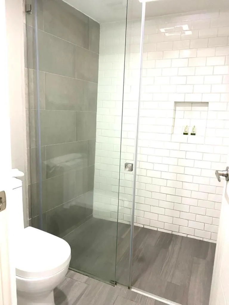 Shower in La Casona Que Encanta antes The Andy Hotel