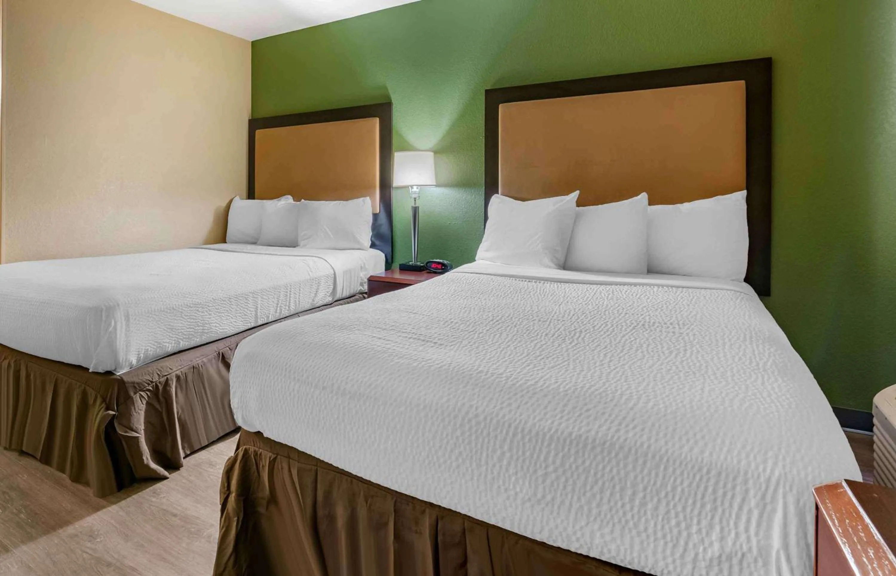 Bedroom, Bed in Extended Stay America Select Suites - Orlando - Maitland - Summit Tower Blvd