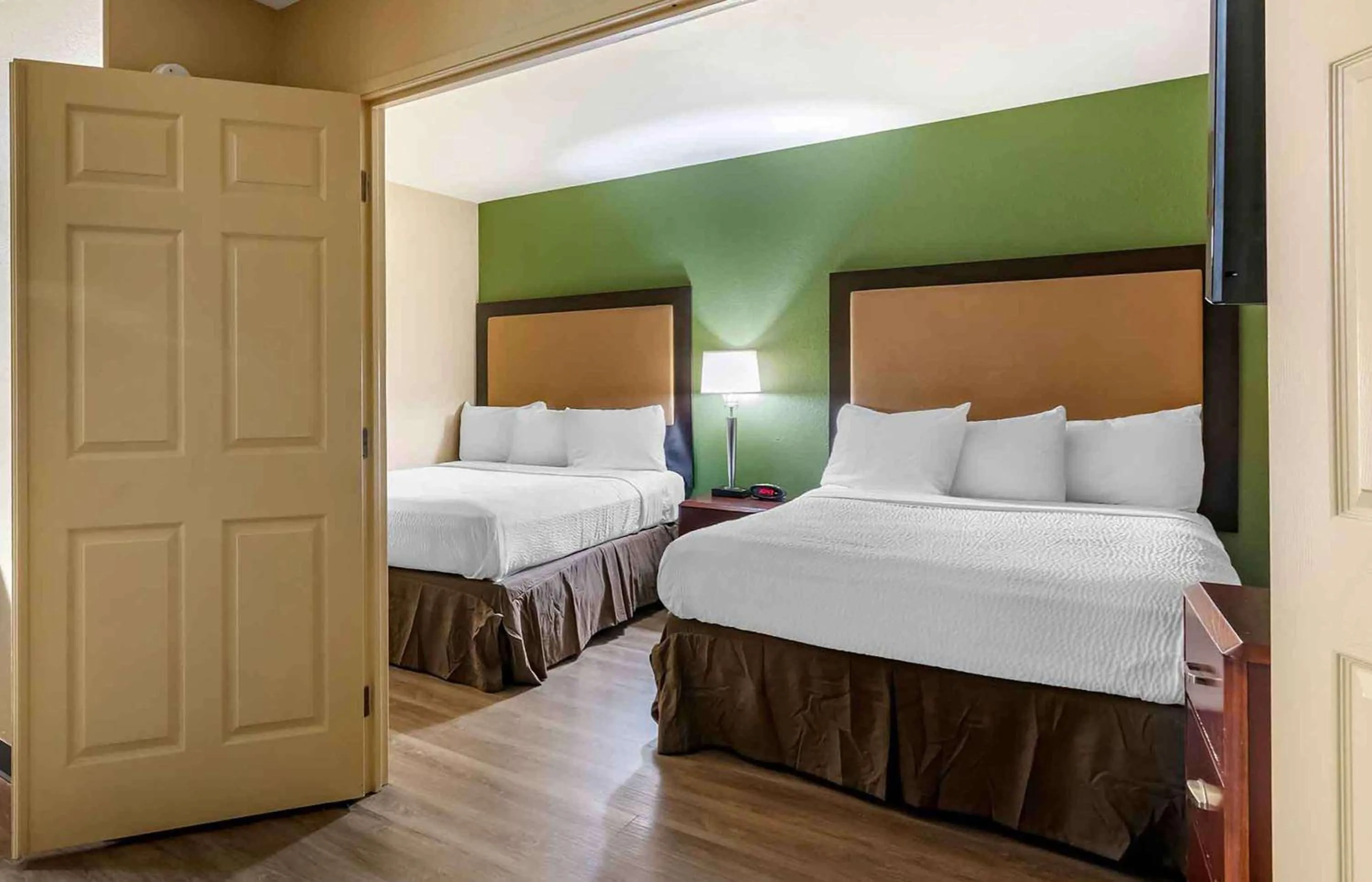 Bedroom, Bed in Extended Stay America Select Suites - Orlando - Maitland - Summit Tower Blvd