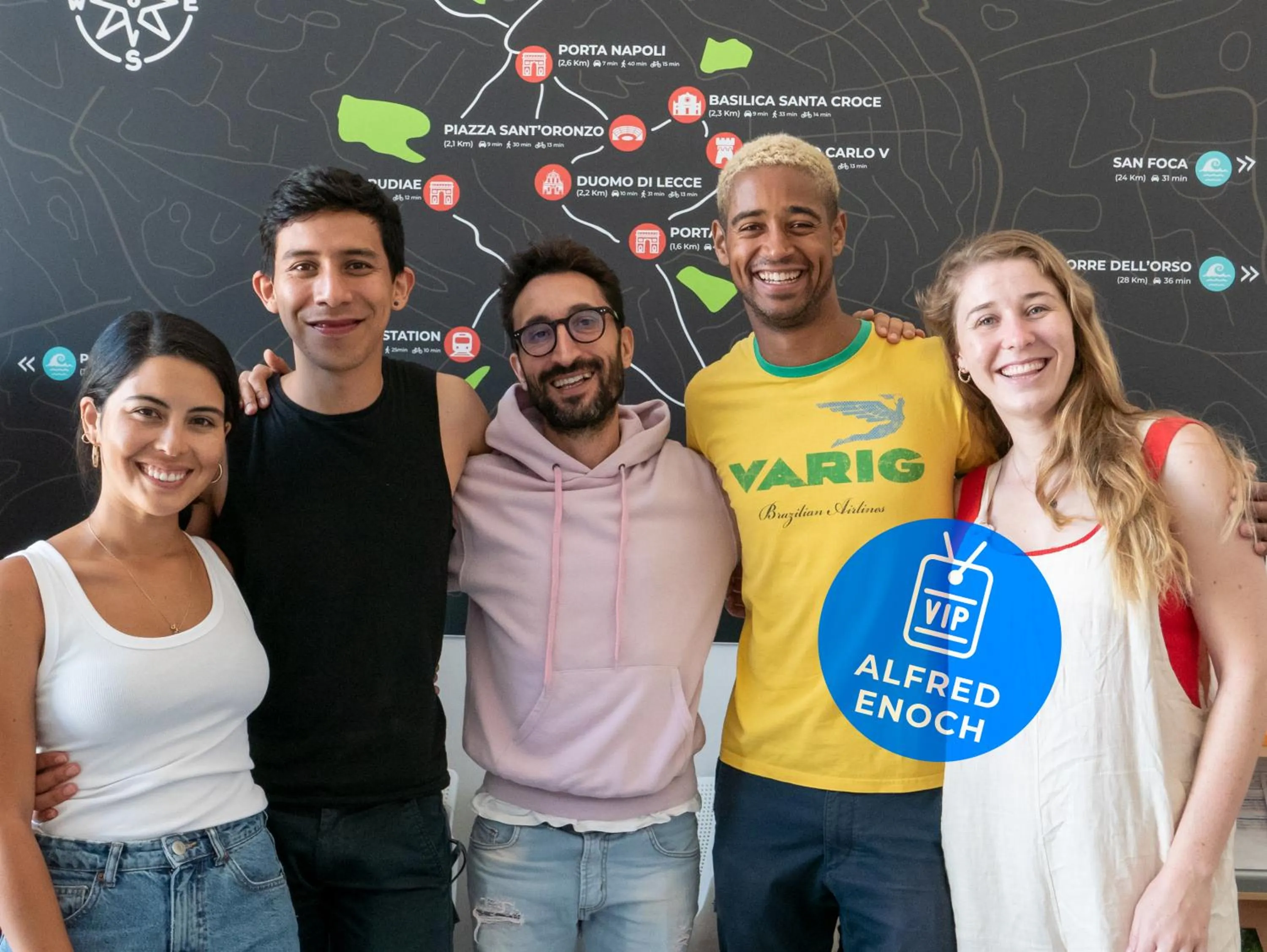 People in Lobby Collective Hostel - Lecce