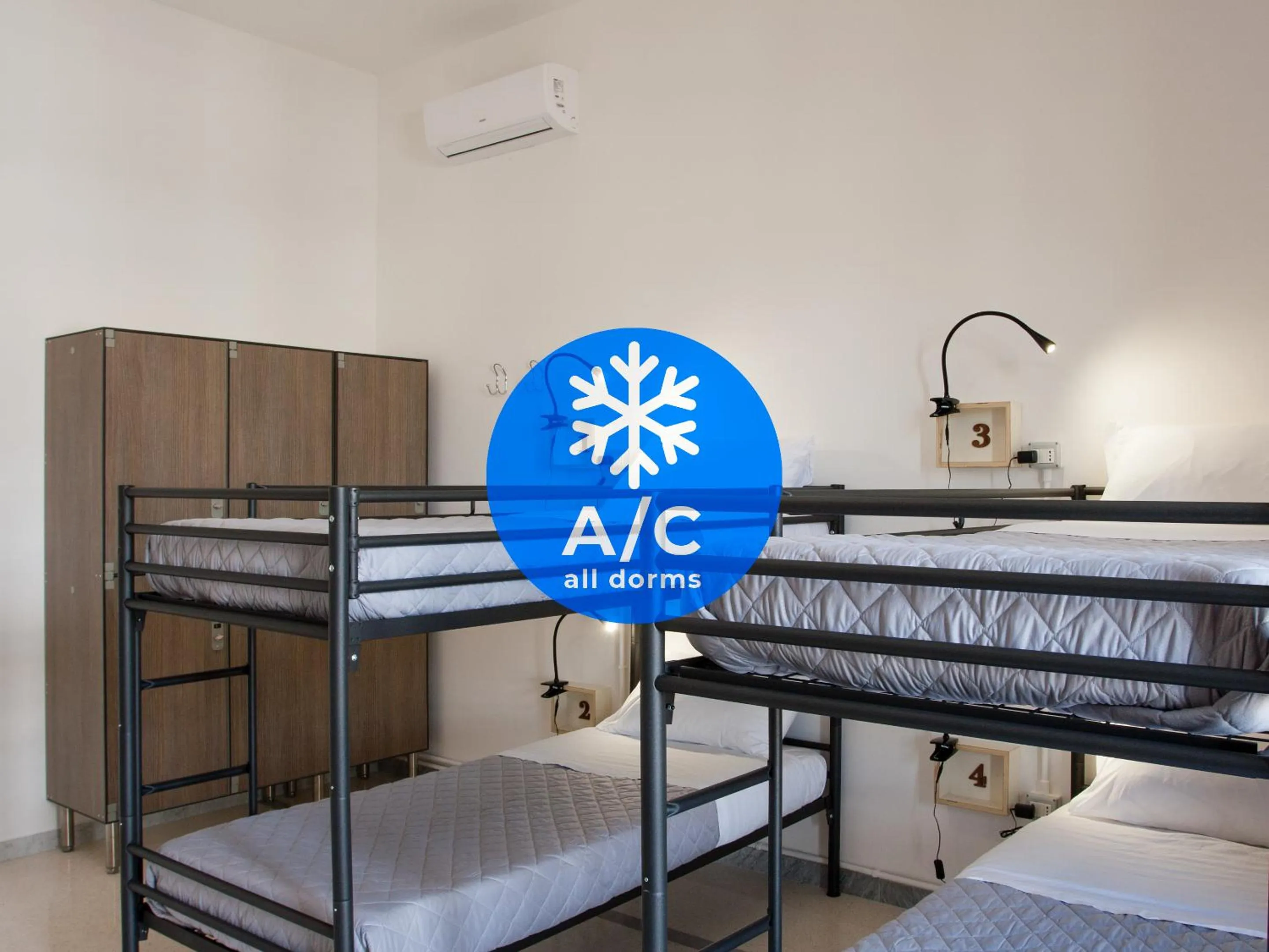 Bedroom, Bed in Lobby Collective Hostel - Lecce