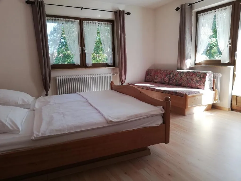Photo of the whole room, Bed in Gästehaus Rössle