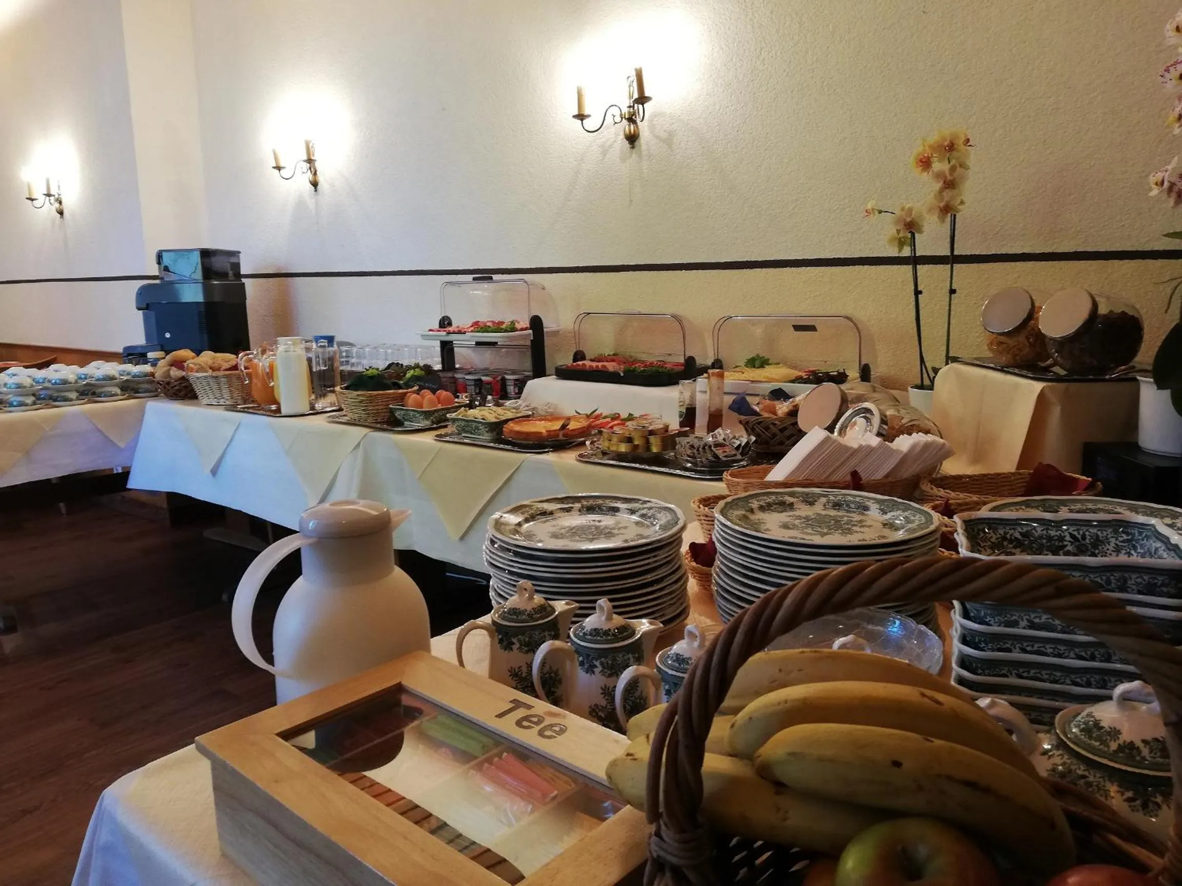 Buffet breakfast in Gästehaus Rössle