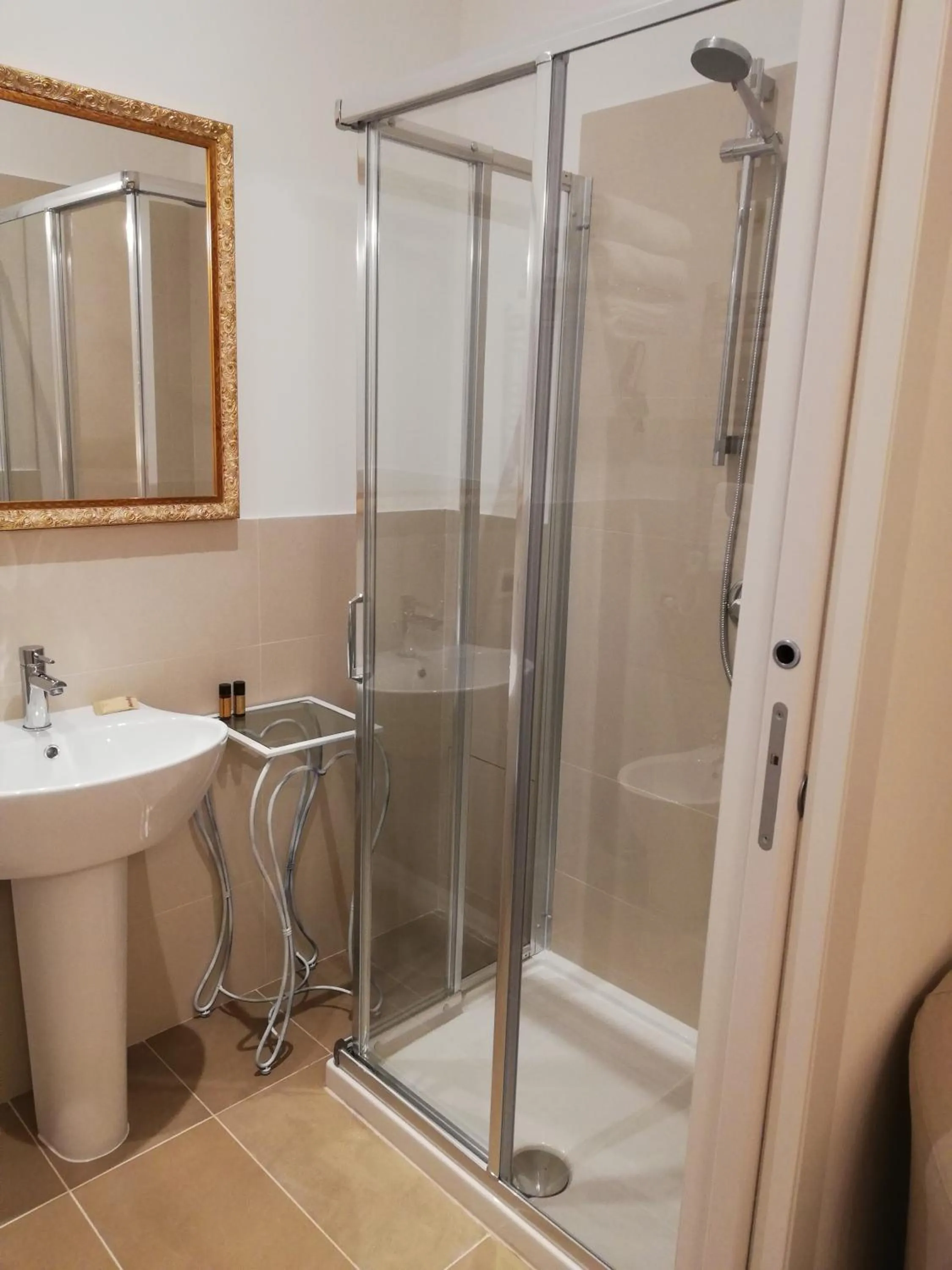 Shower in DreaMilan B&B