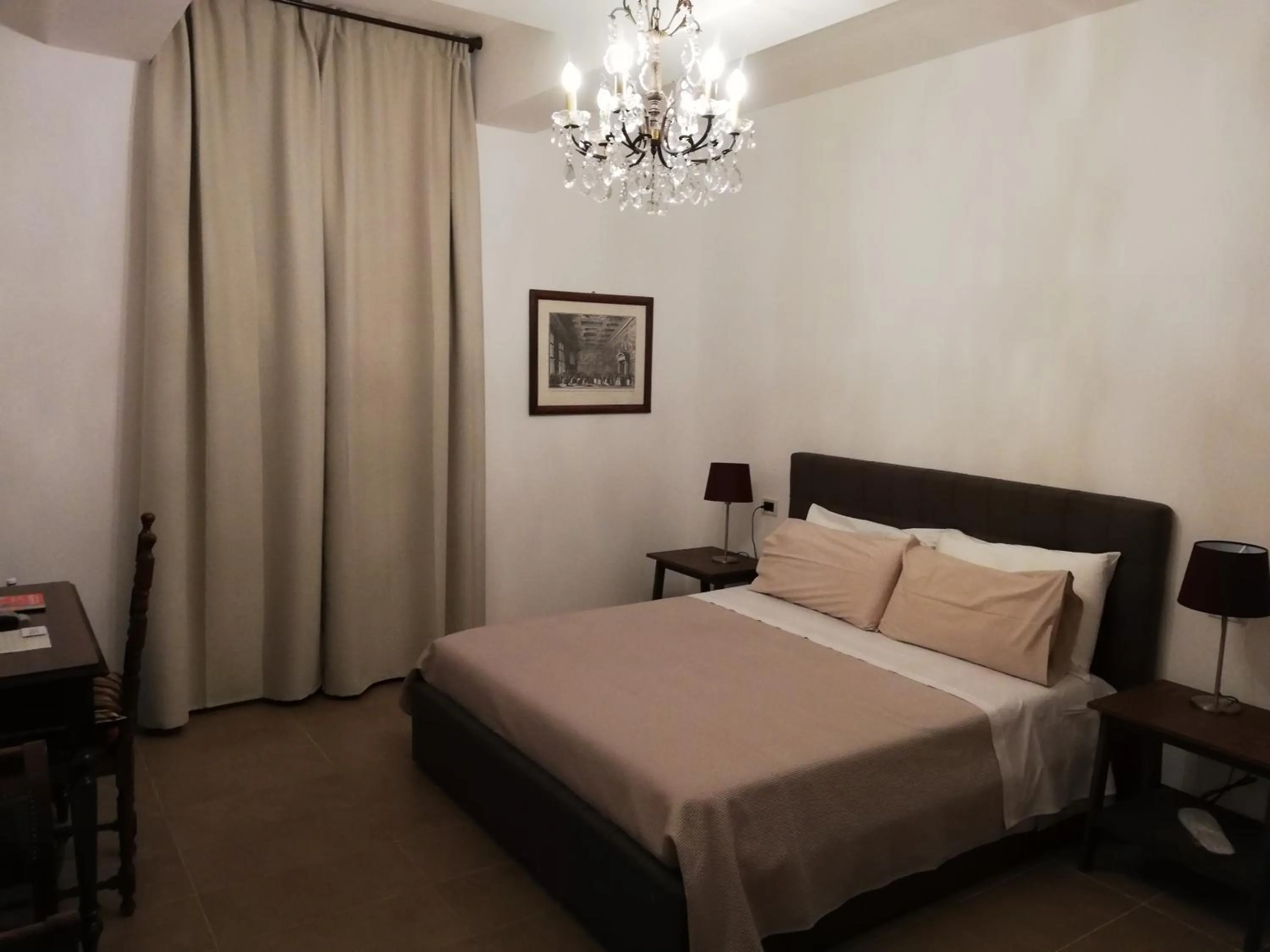 Shower, Bed in DreaMilan B&B