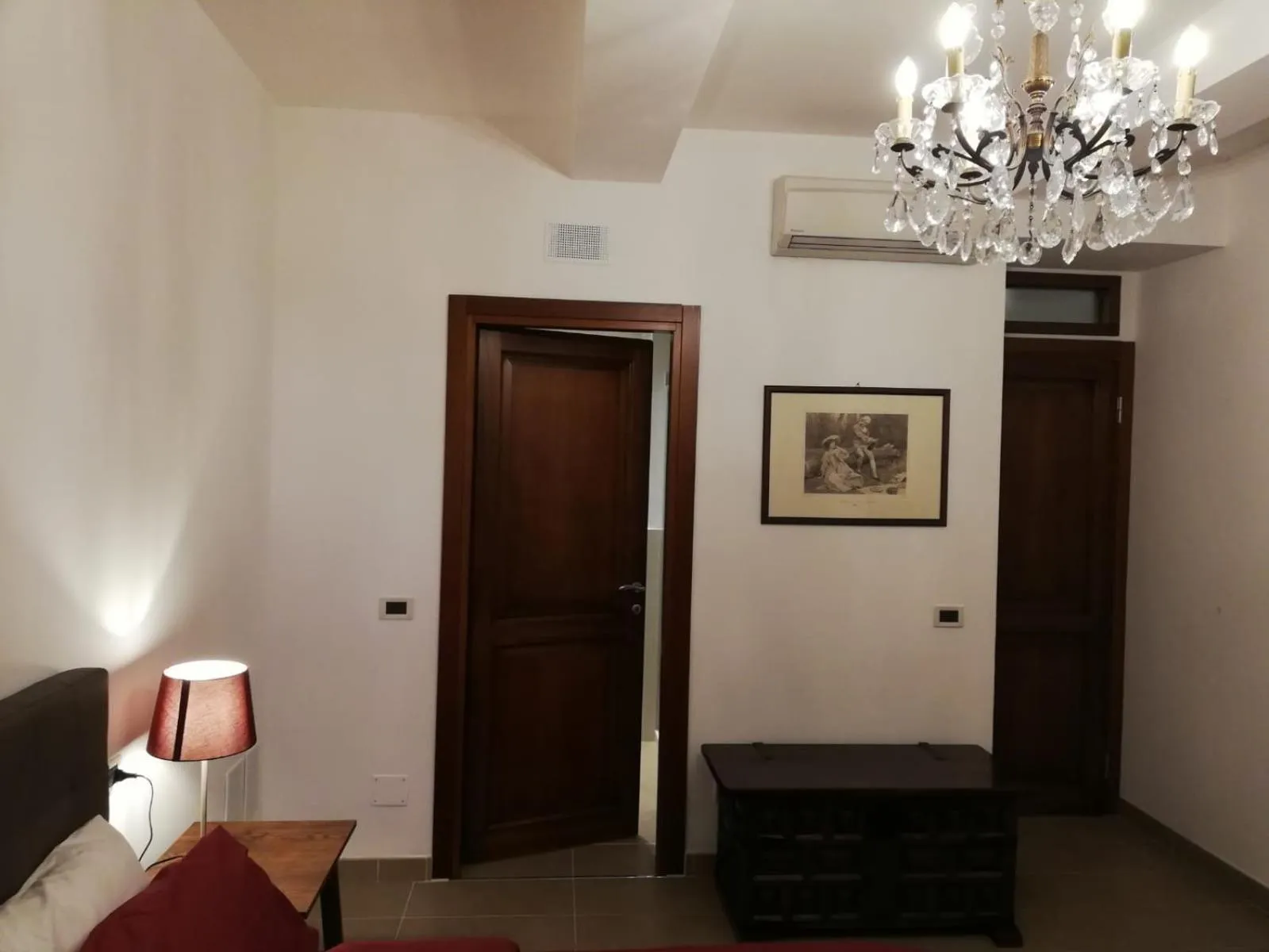 Shower, Bed in DreaMilan B&B