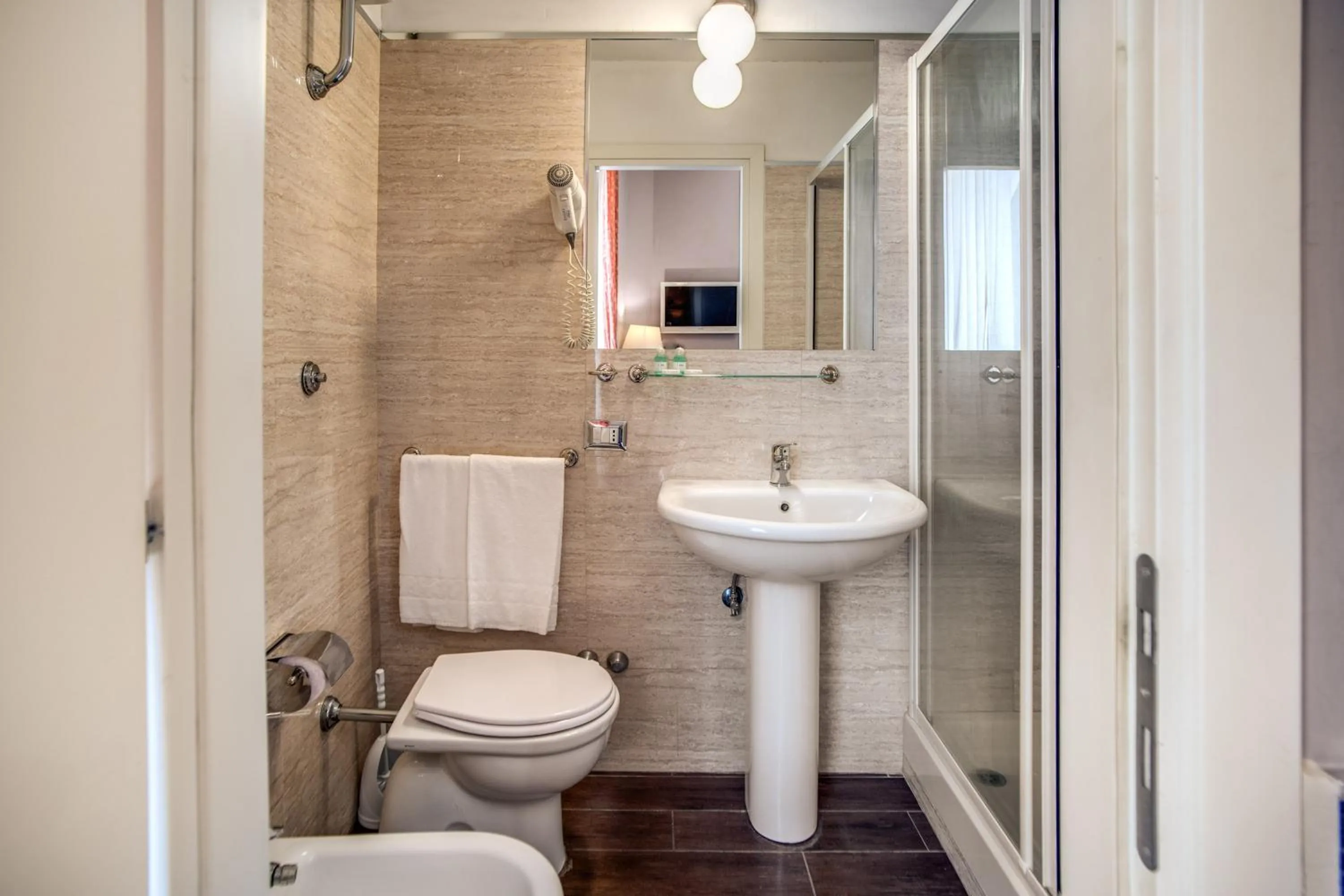 Bathroom in Hotel San Valentino