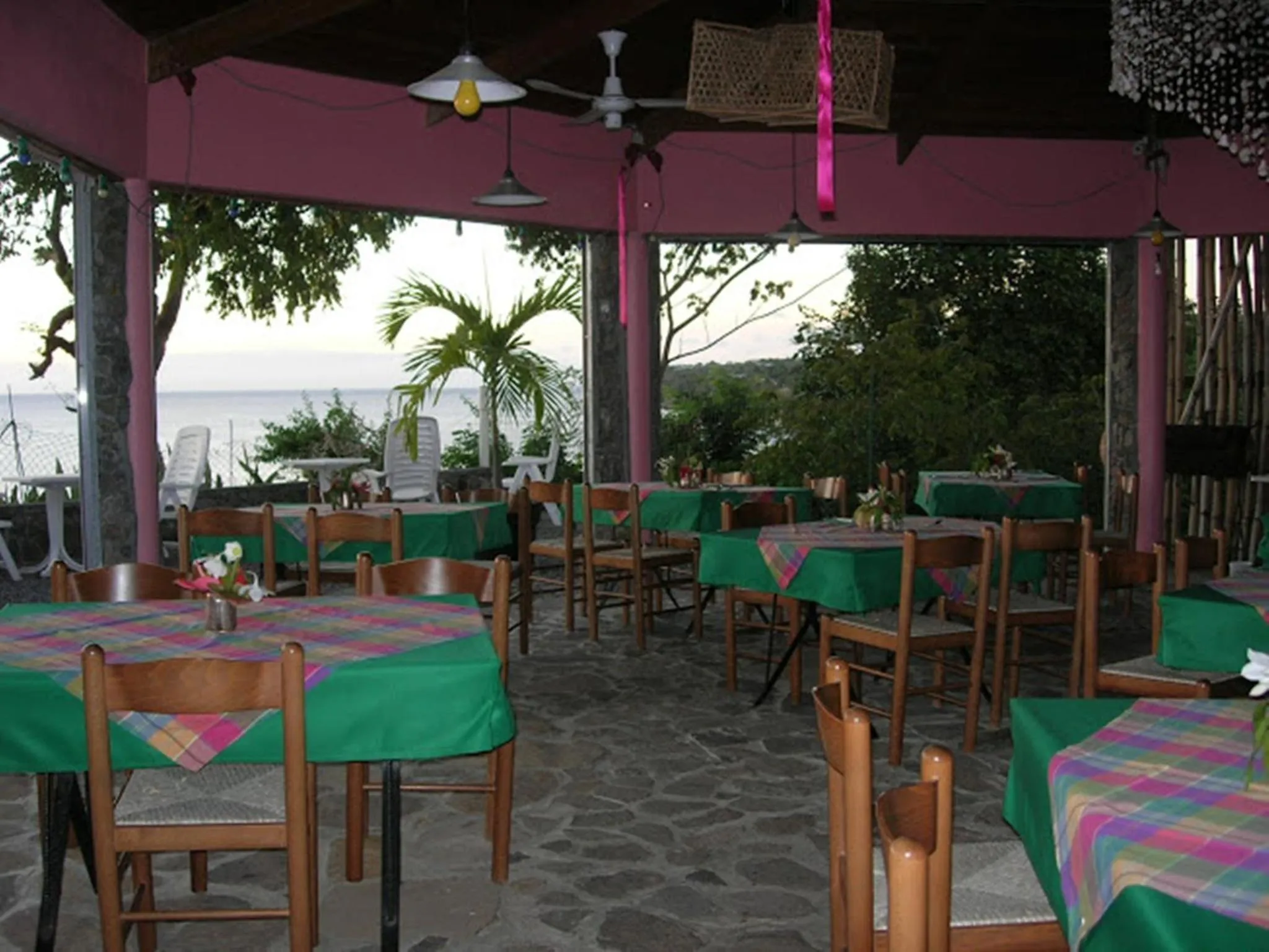 Restaurant/places to eat in Tamarind Tree Hotel