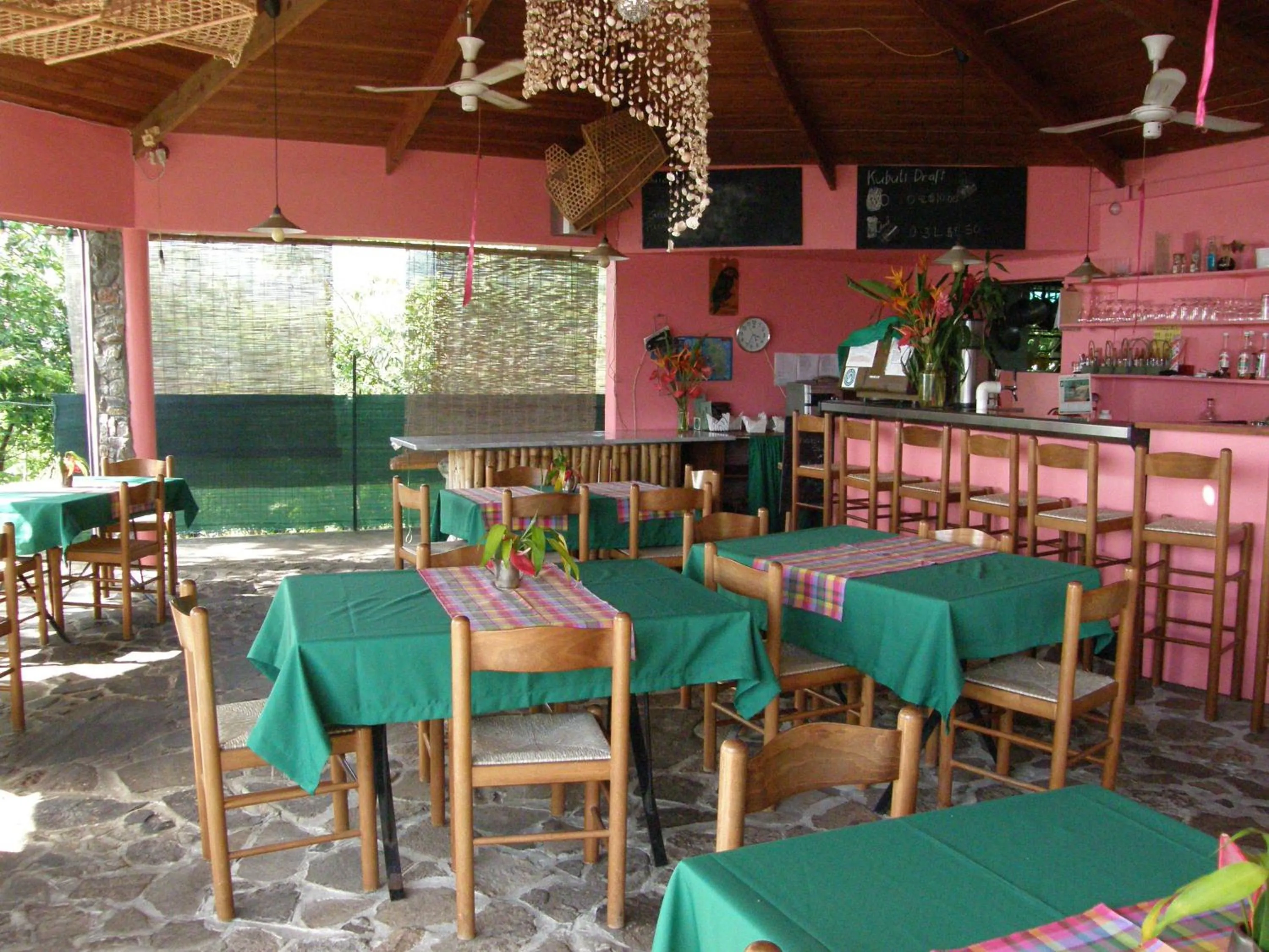 Restaurant/places to eat in Tamarind Tree Hotel