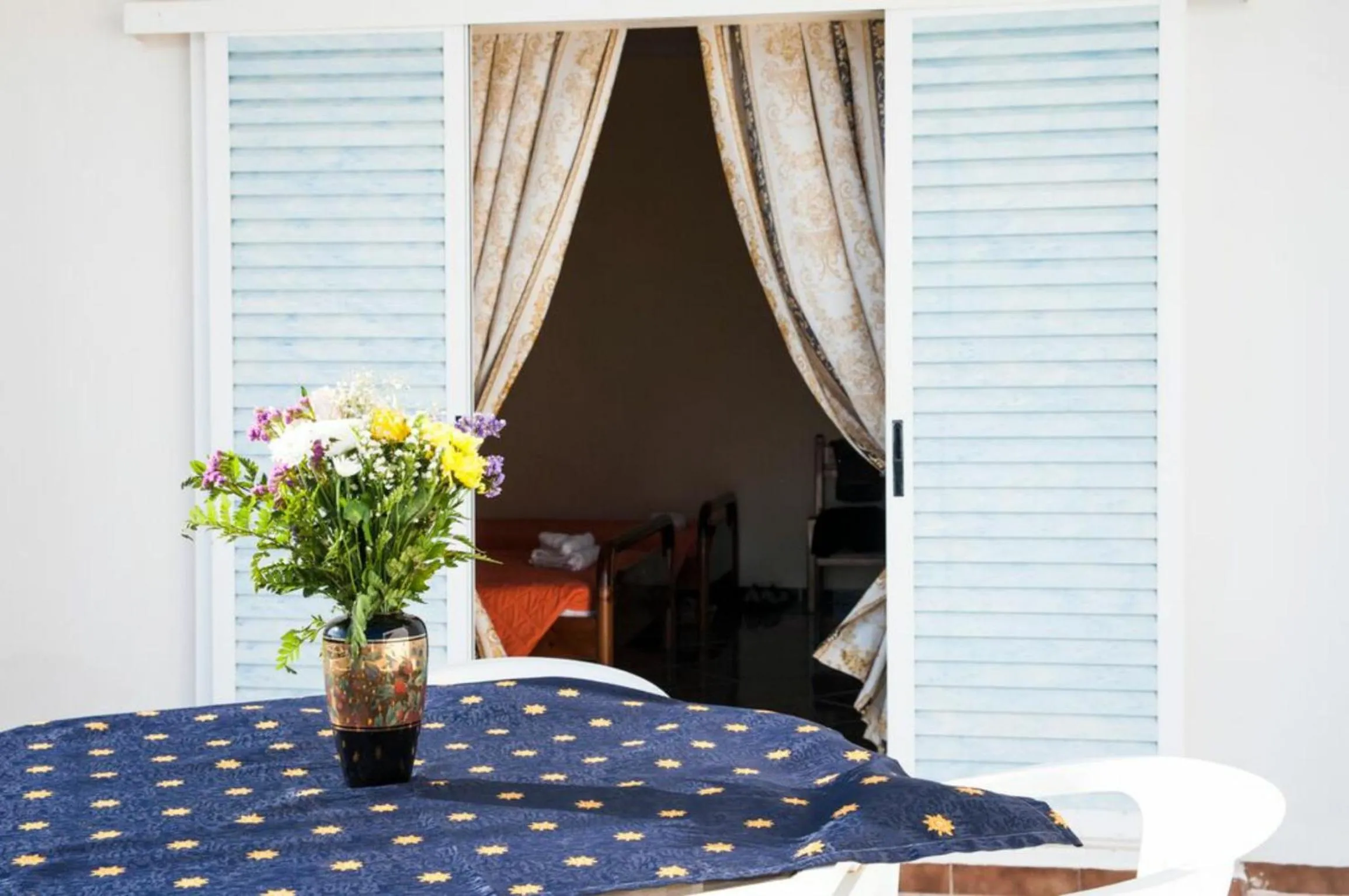 Patio, Bed in Eleni Hotel