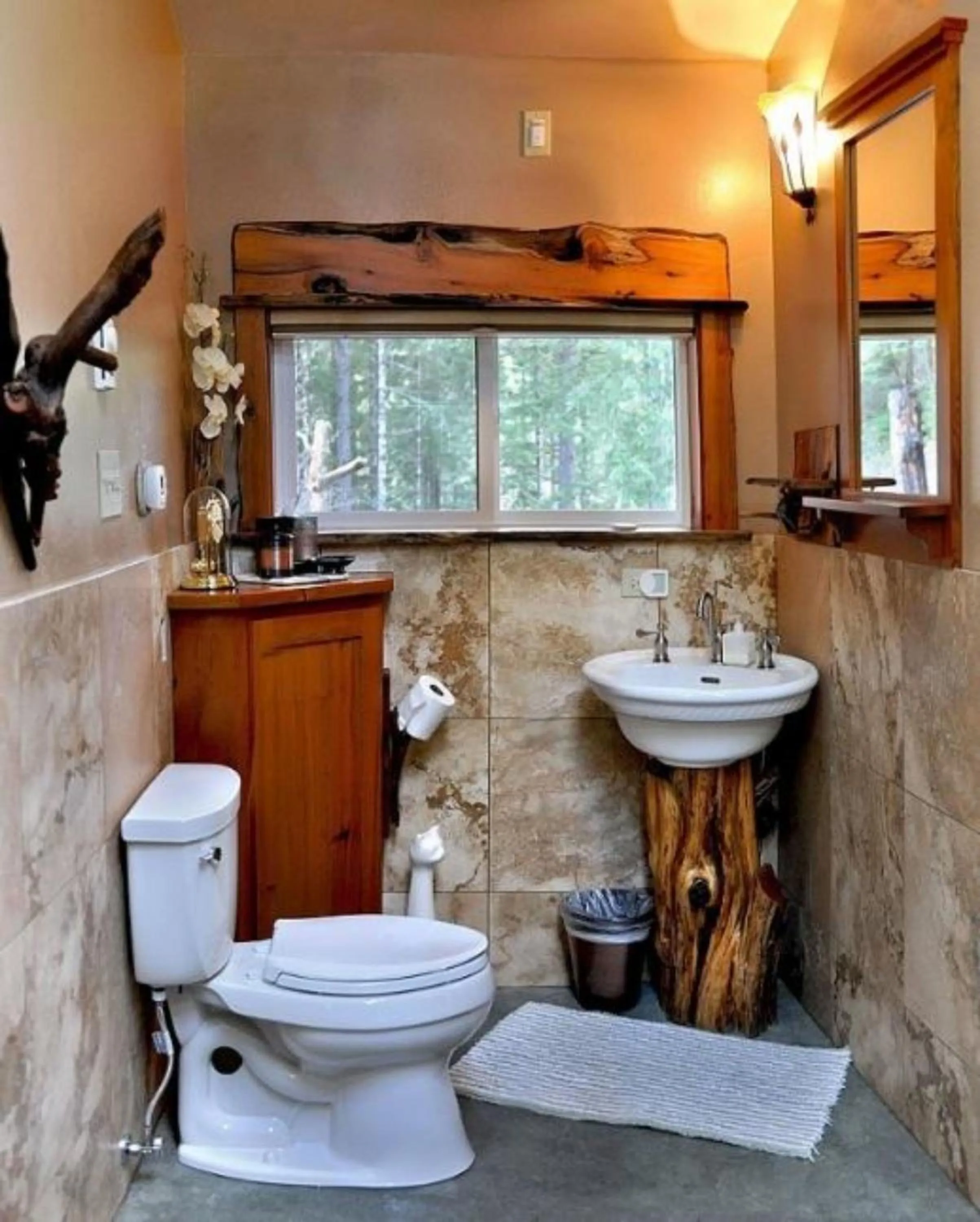 Bathroom in LANZAROTTA Bed and Breakfast close to Eugene