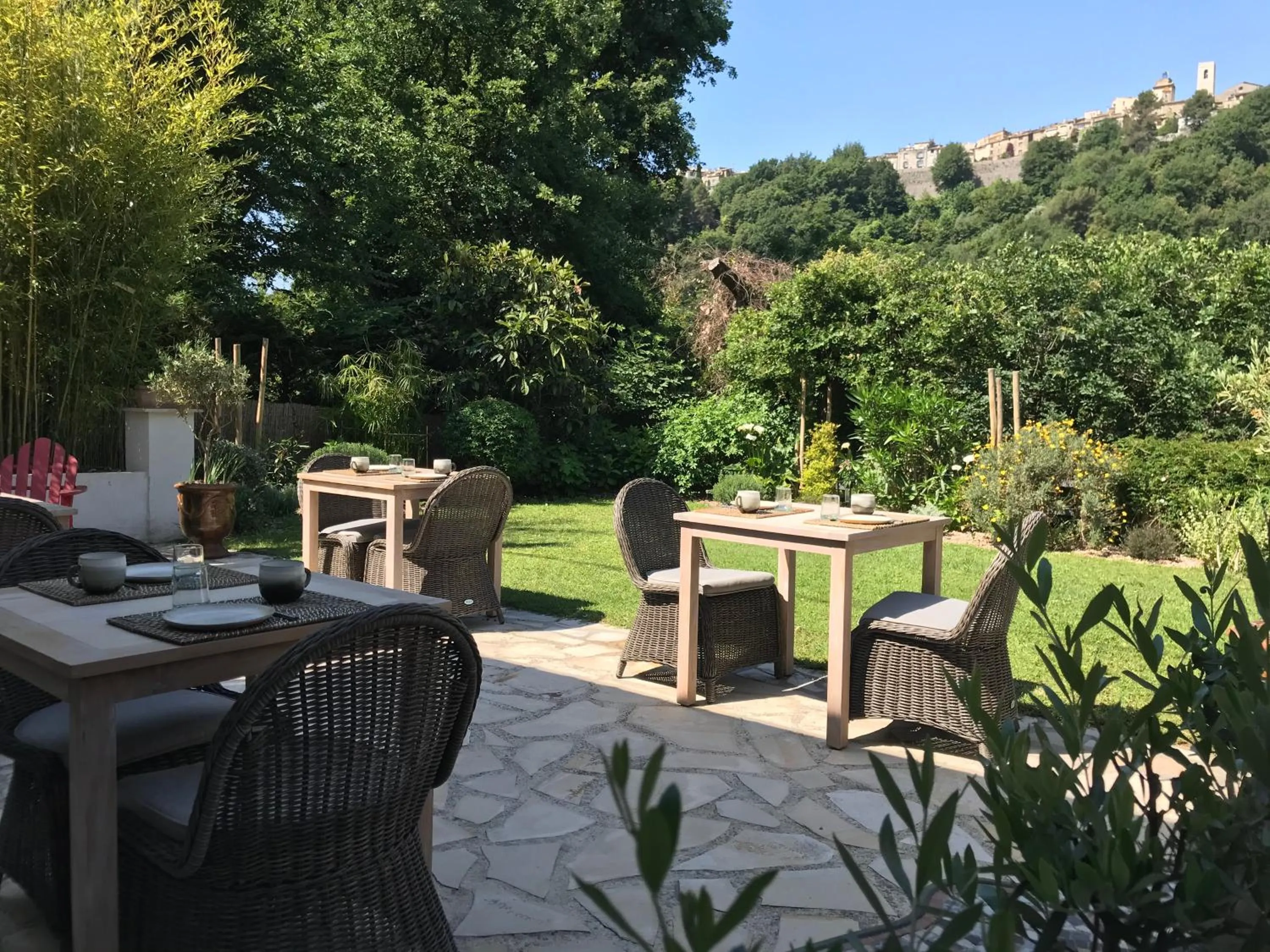 Garden view in Bastide Nomade - guest house