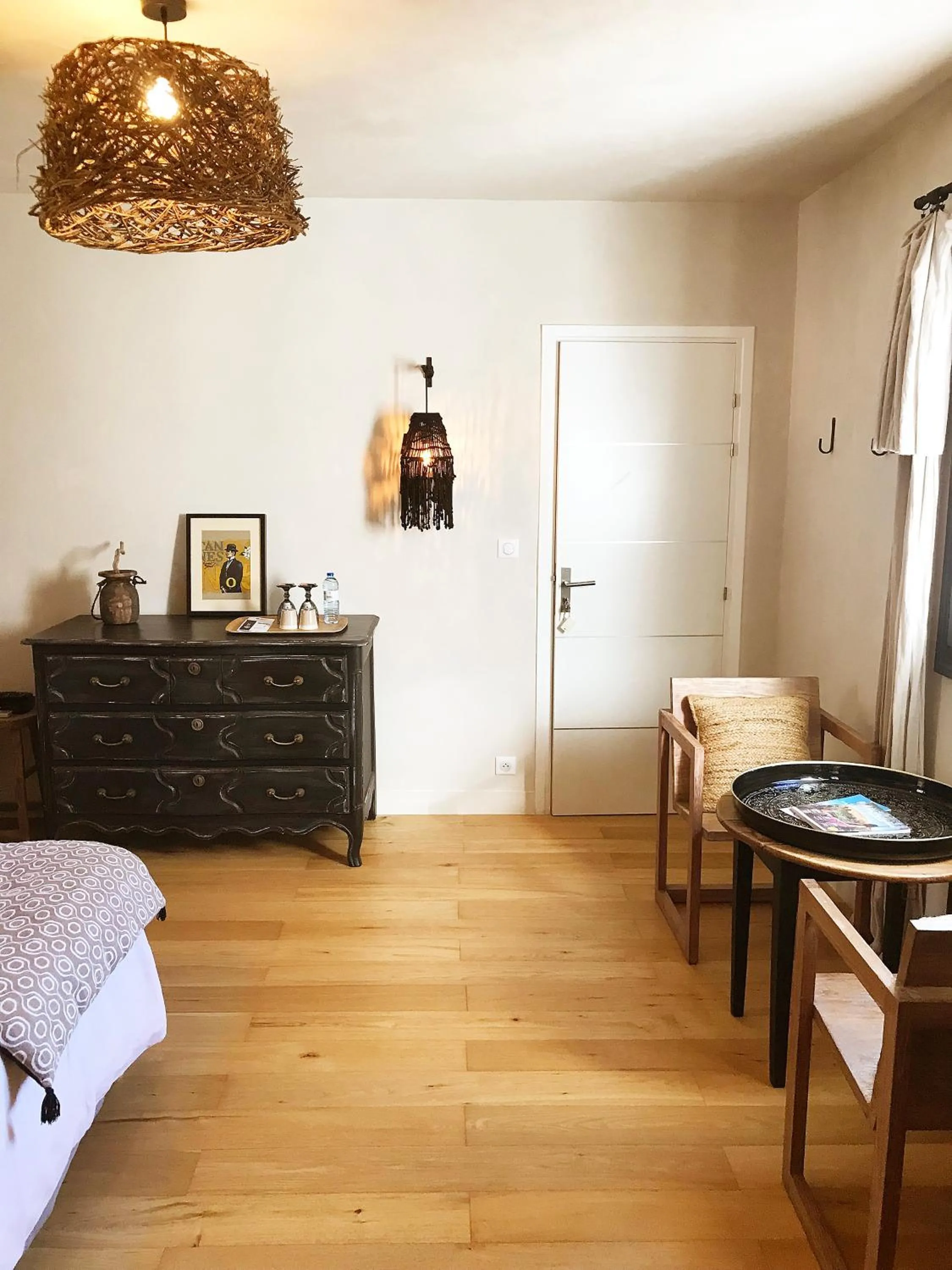 TV and multimedia in Bastide Nomade - guest house