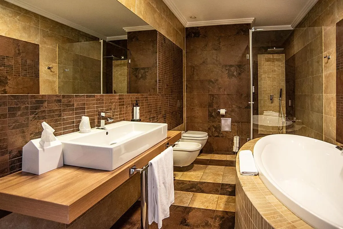 Shower in Hotel Bonifacio SPA&SPORT Resort