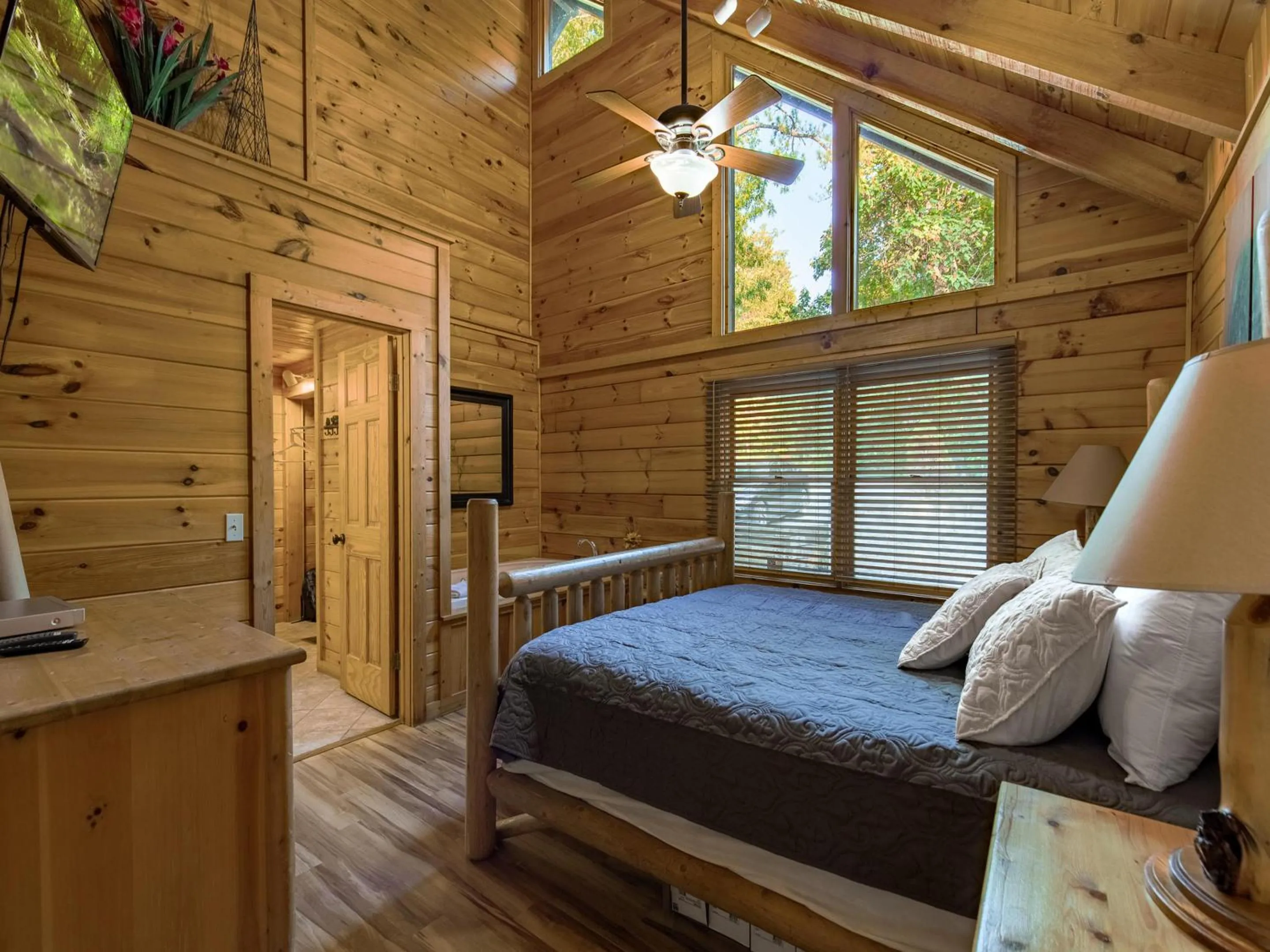Property building, Bed in Bear Necessities