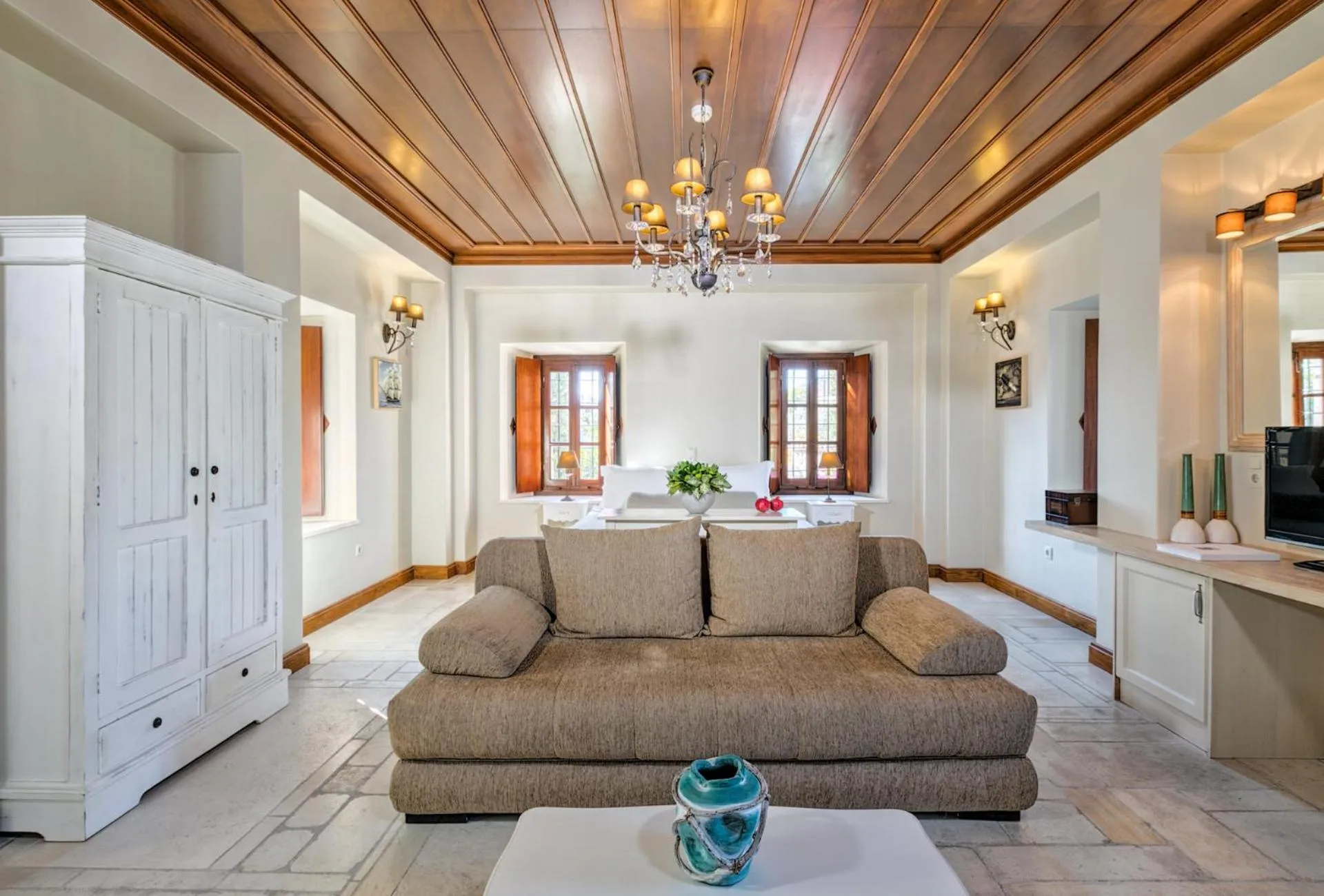 Mare Monte Luxury Suites