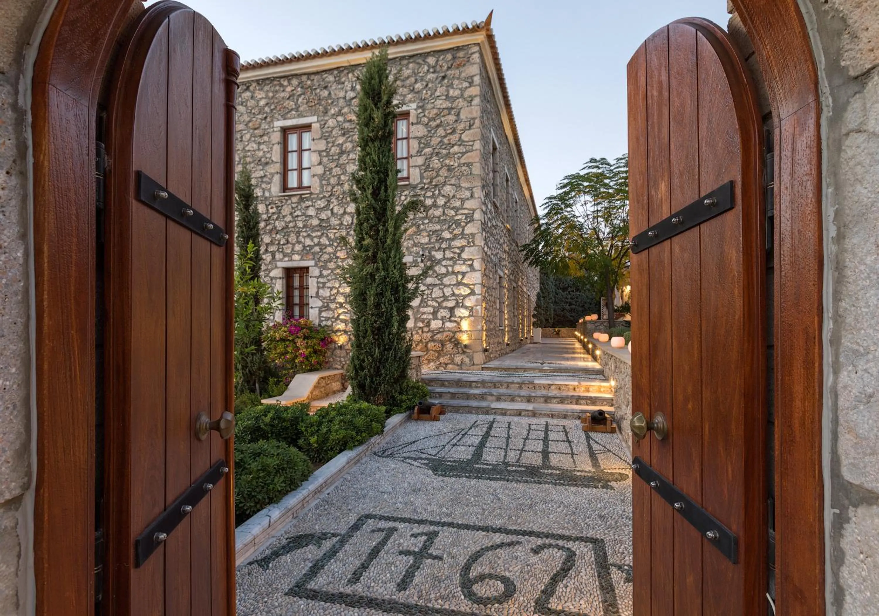 Facade/entrance in Mare Monte Luxury Suites