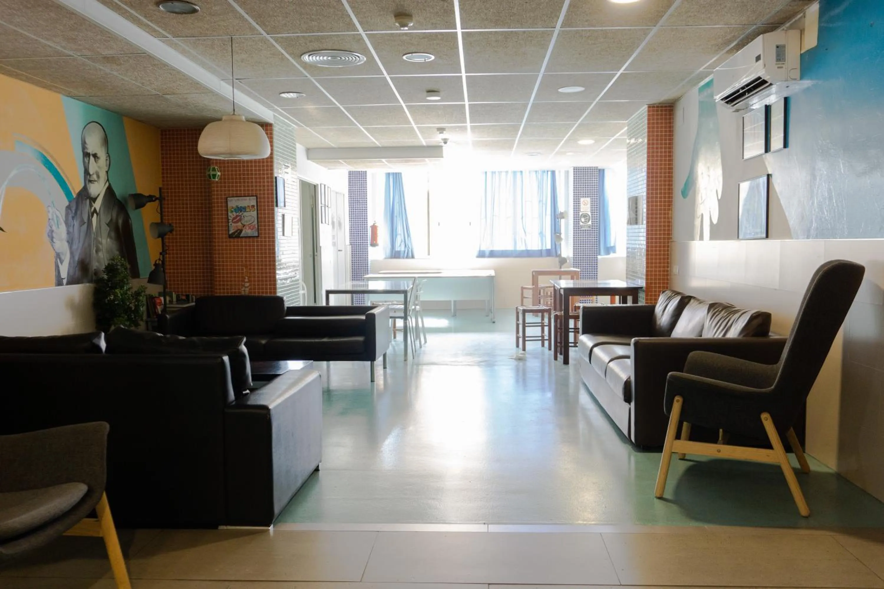 Communal lounge/ TV room in Be Dream Hostel