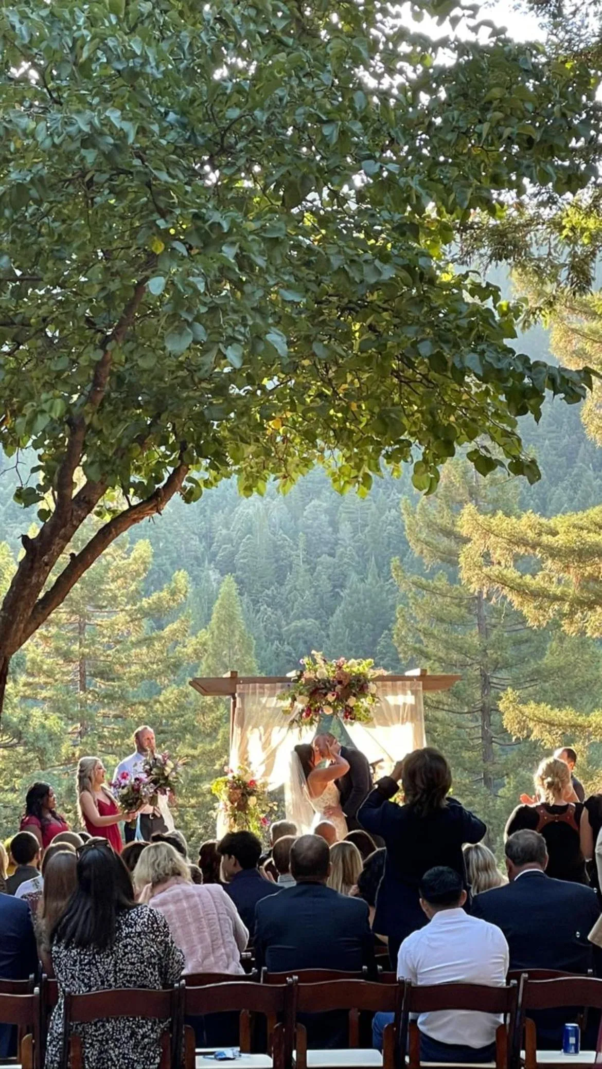 wedding in Redwoods River Resort & Campground