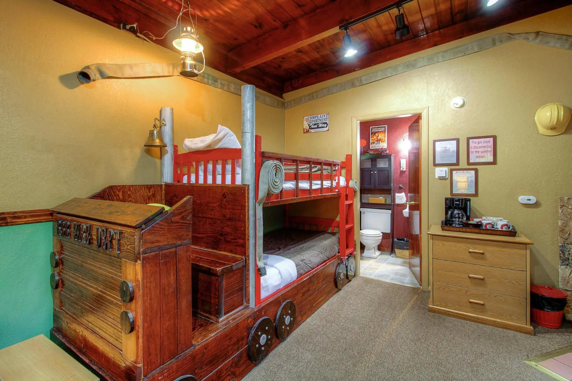 Bed in Redwoods River Resort & Campground