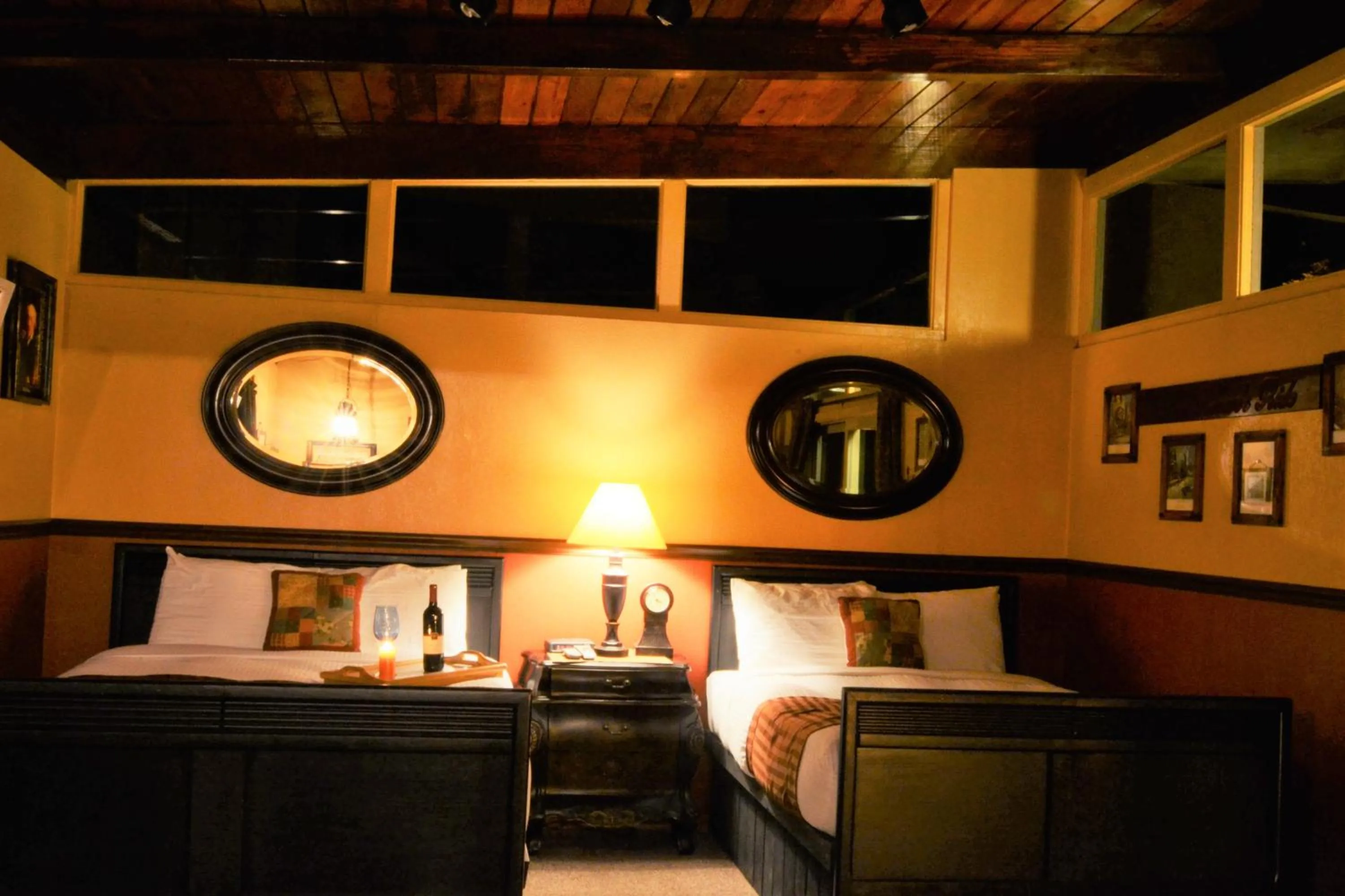 Bedroom, Bed in Redwoods River Resort & Campground