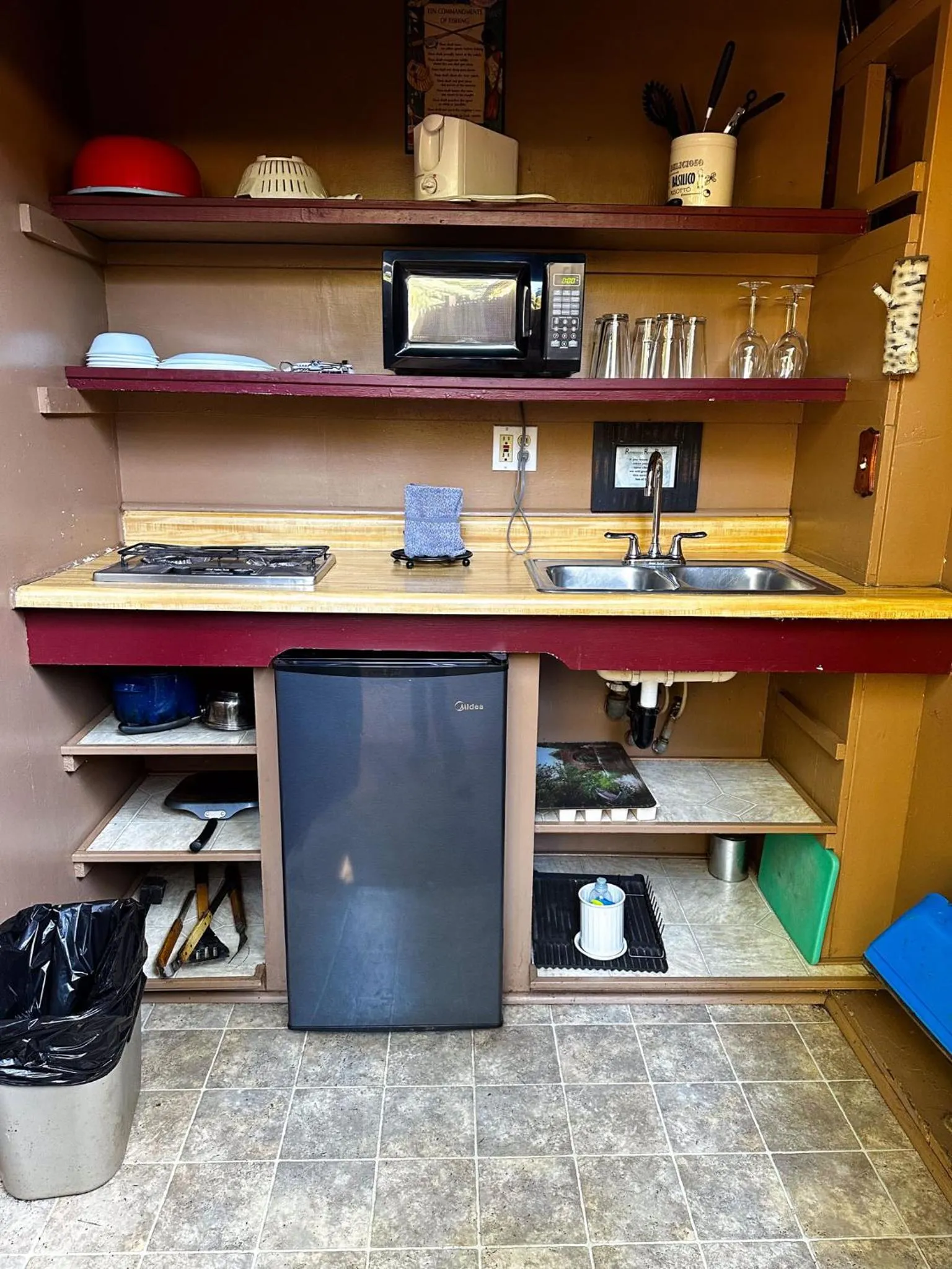 Kitchen or kitchenette in Redwoods River Resort & Campground