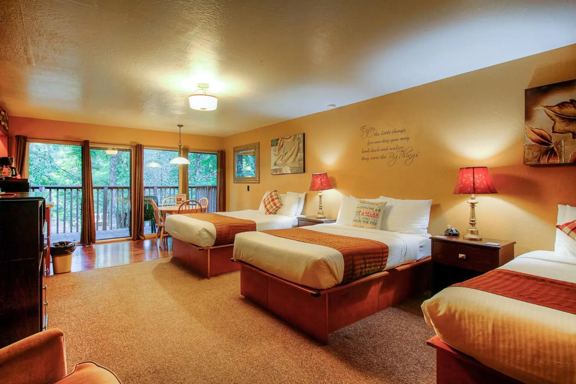 Family Suite with Balcony in Redwoods River Resort & Campground Family Suite with Balcony in Redwoods River Resort & Campground