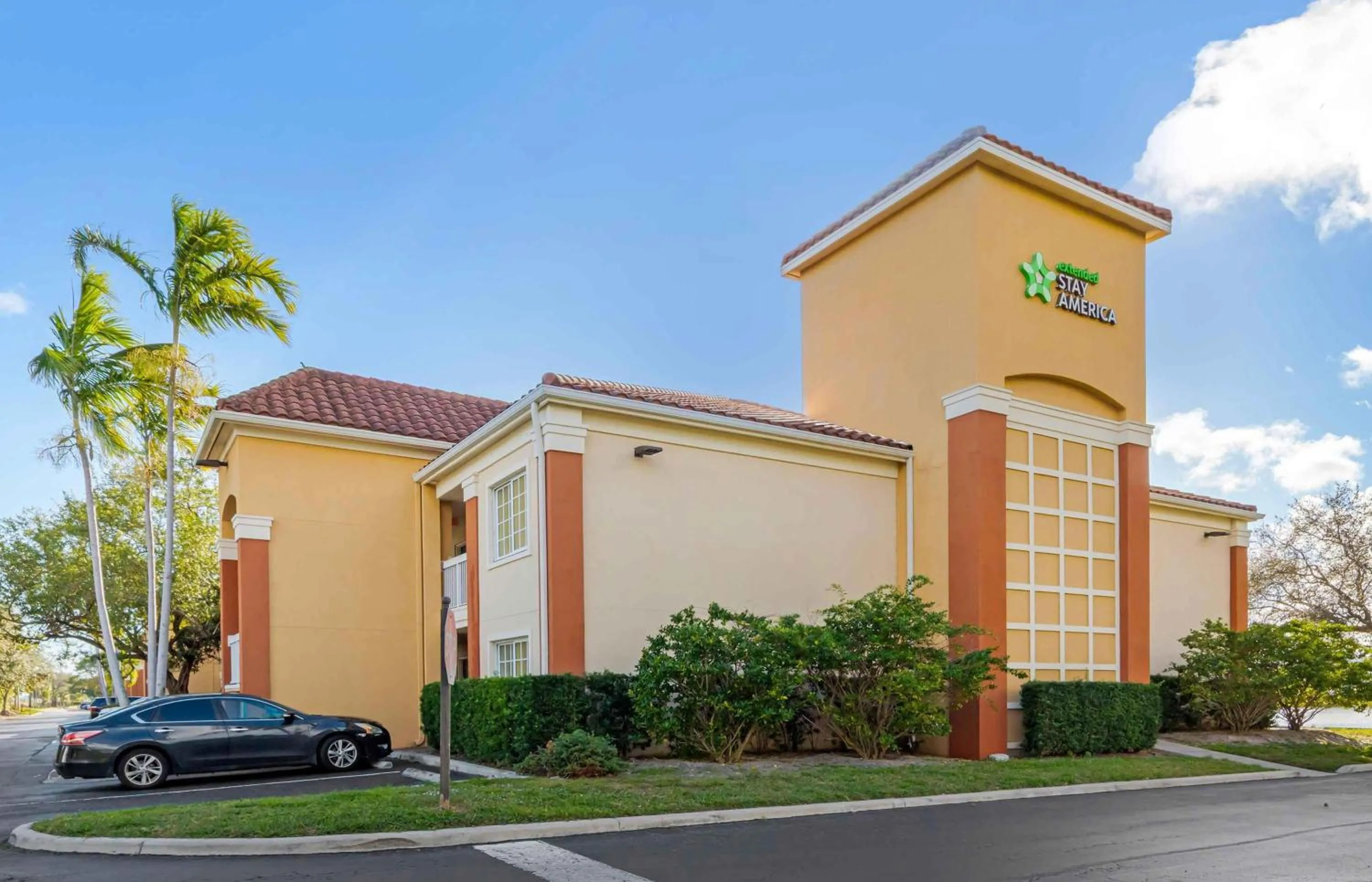 Property building in Extended Stay America Suites - Boca Raton - Commerce