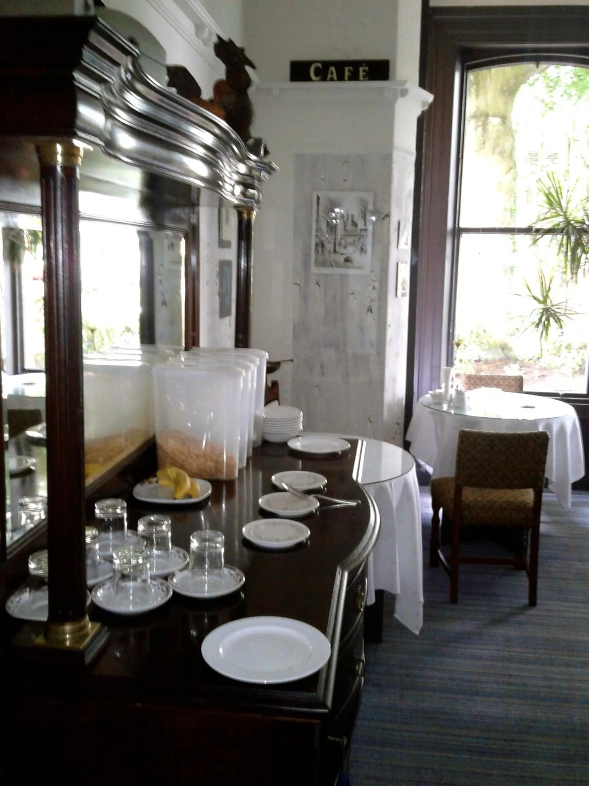 Restaurant/places to eat in OYO Cornerstone Manor Hotel