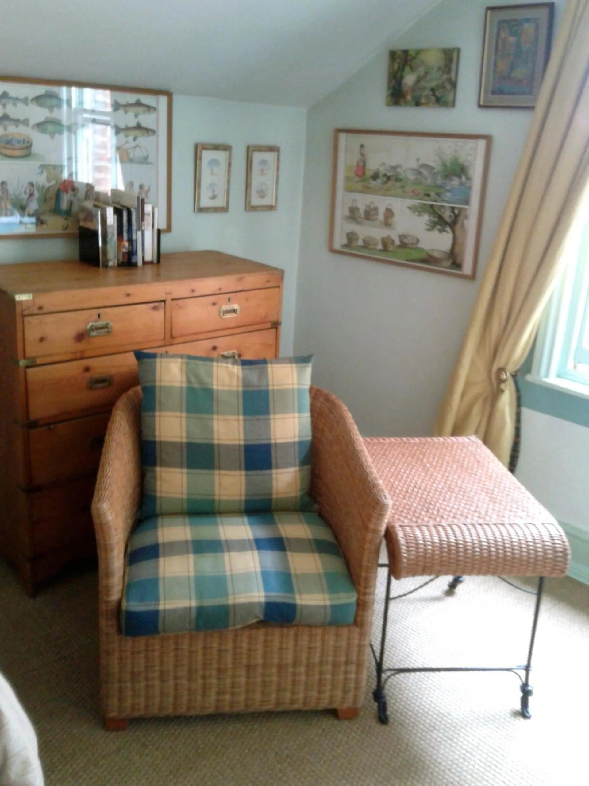 Seating area in OYO Cornerstone Manor Hotel