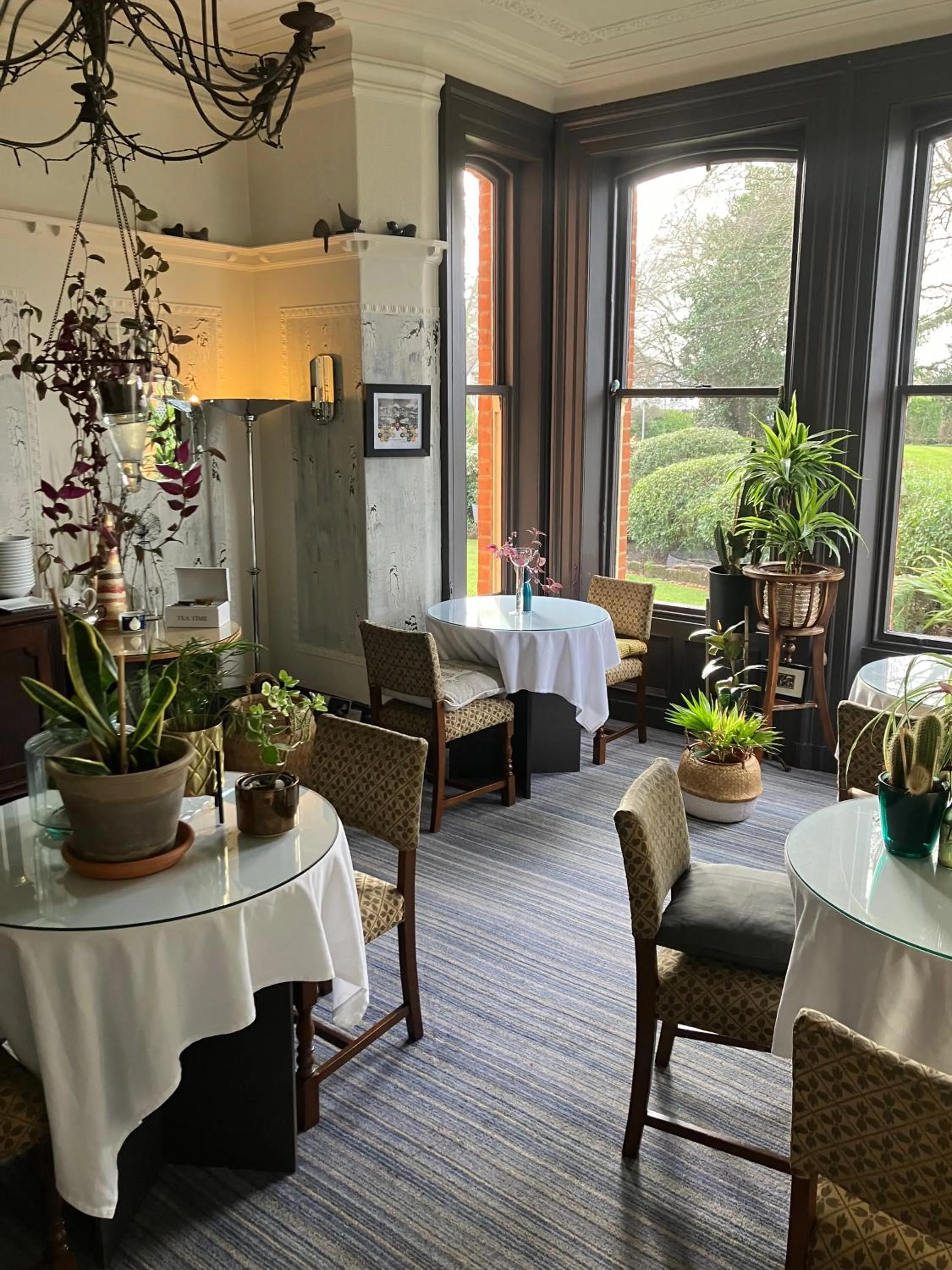 Bedroom in OYO Cornerstone Manor Hotel