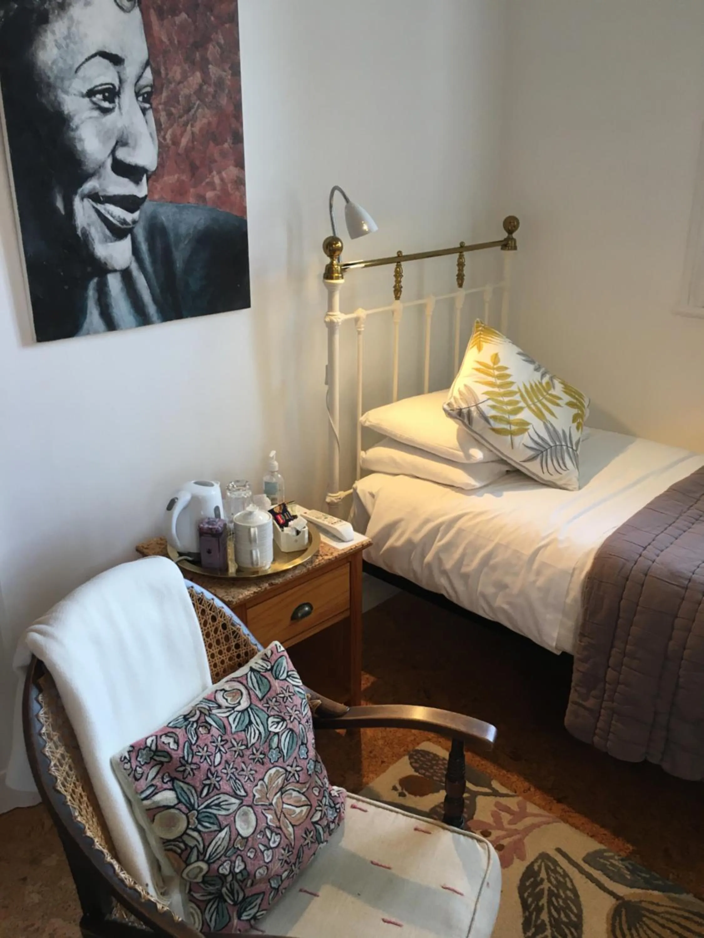 Coffee/tea facilities, Bed in OYO Cornerstone Manor Hotel