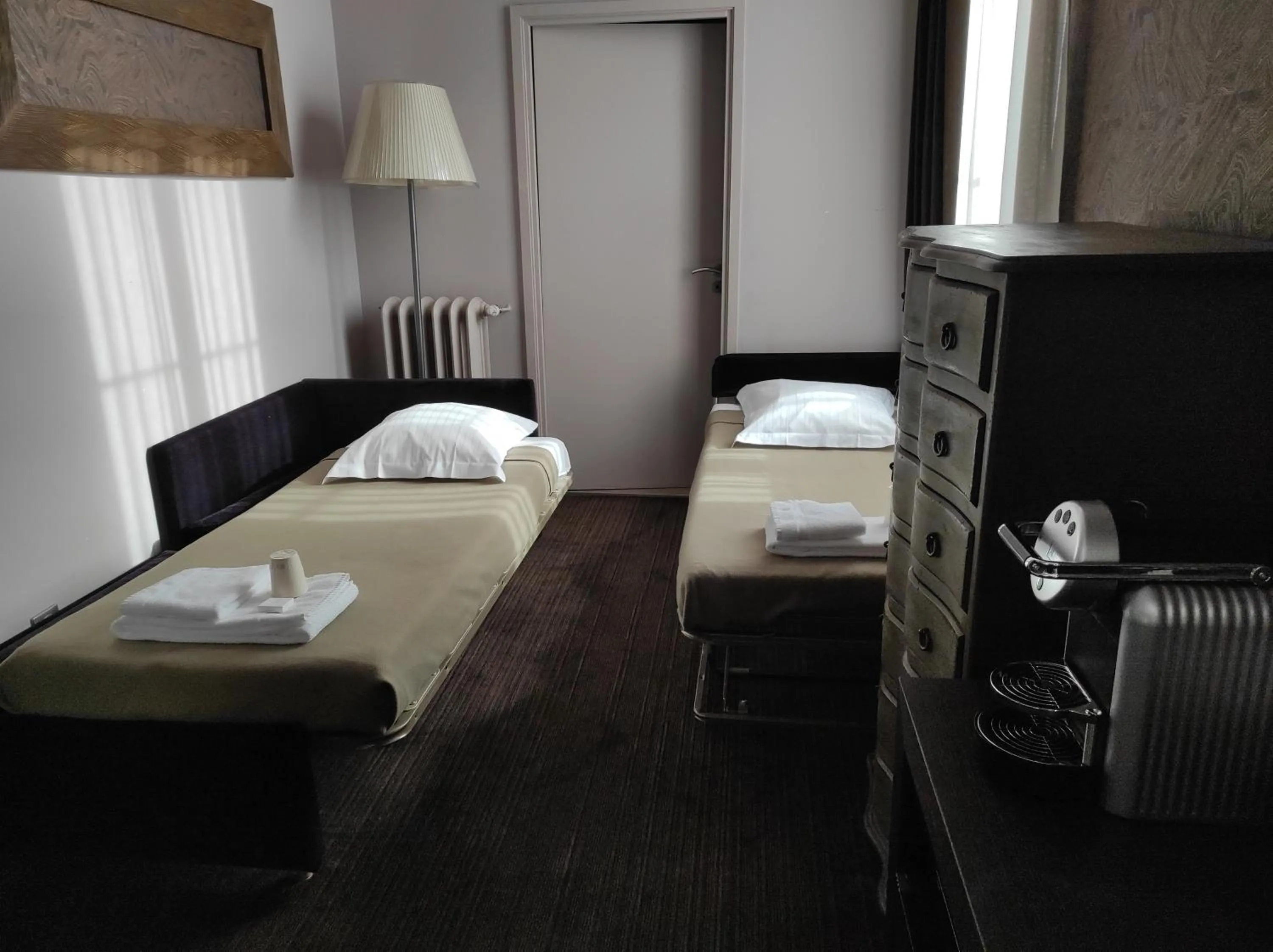 Bedroom, Bed in Hôtel de Paris