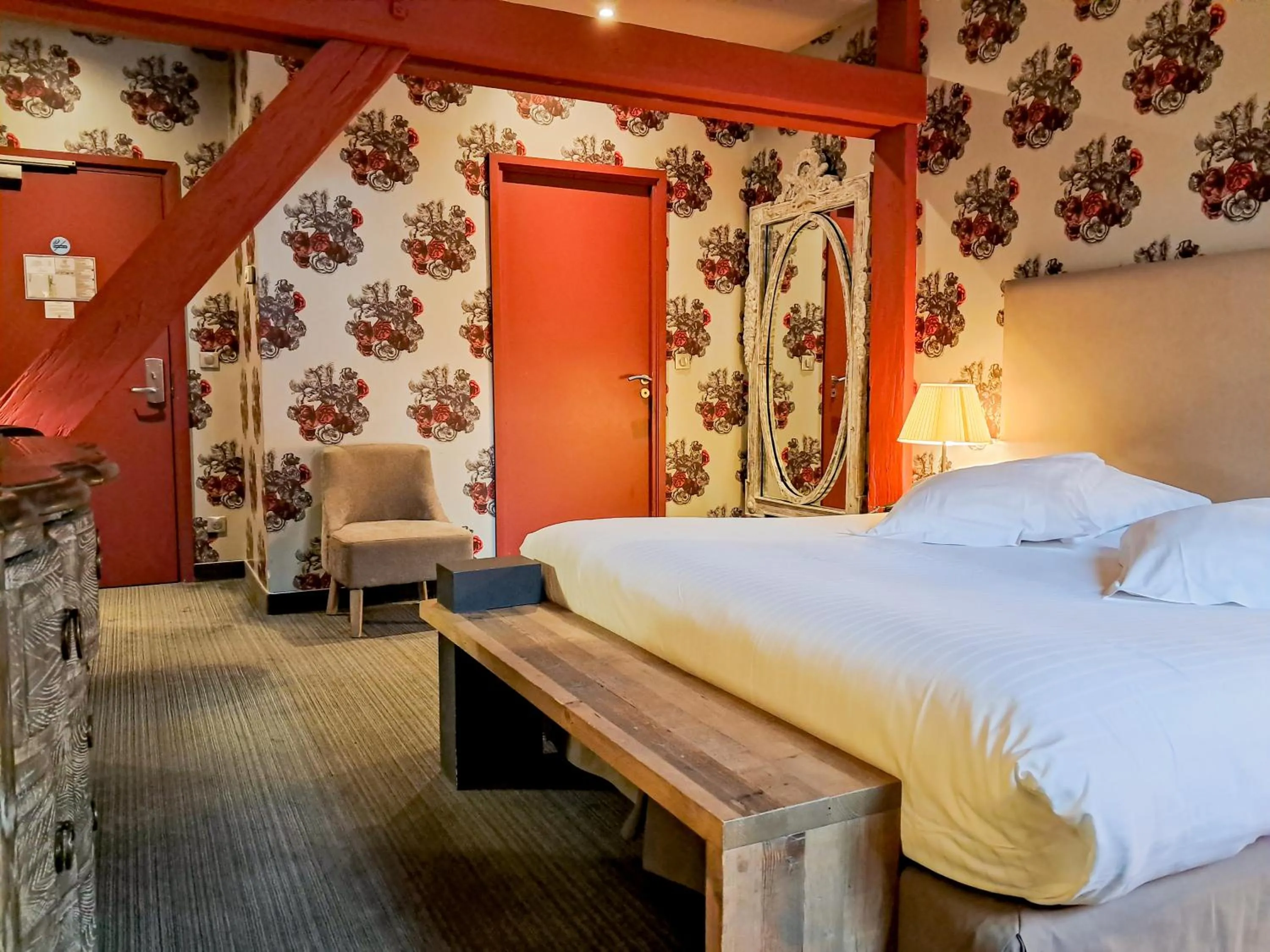 Bedroom, Bed in Hôtel de Paris