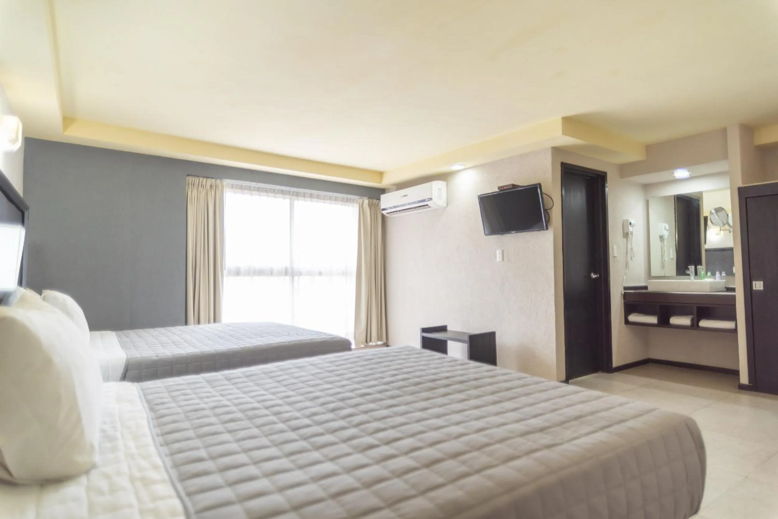 Bedroom, Bed in Hotel Ha