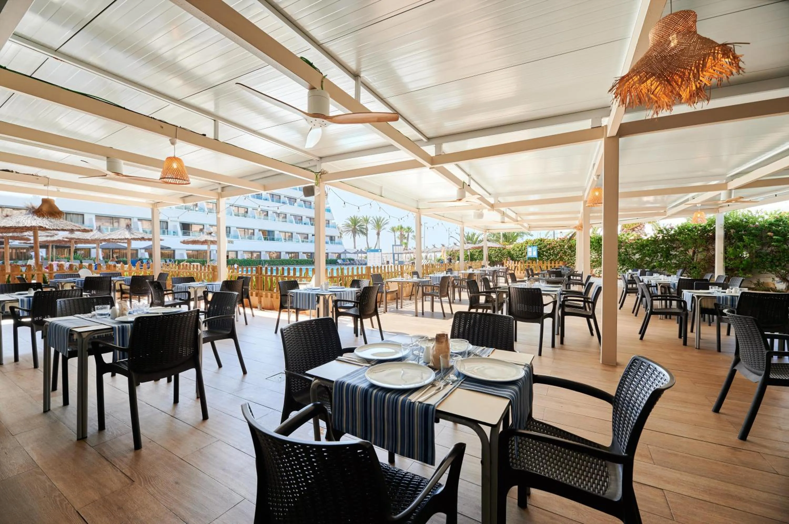 Restaurant/places to eat in Alua Golf Trinidad