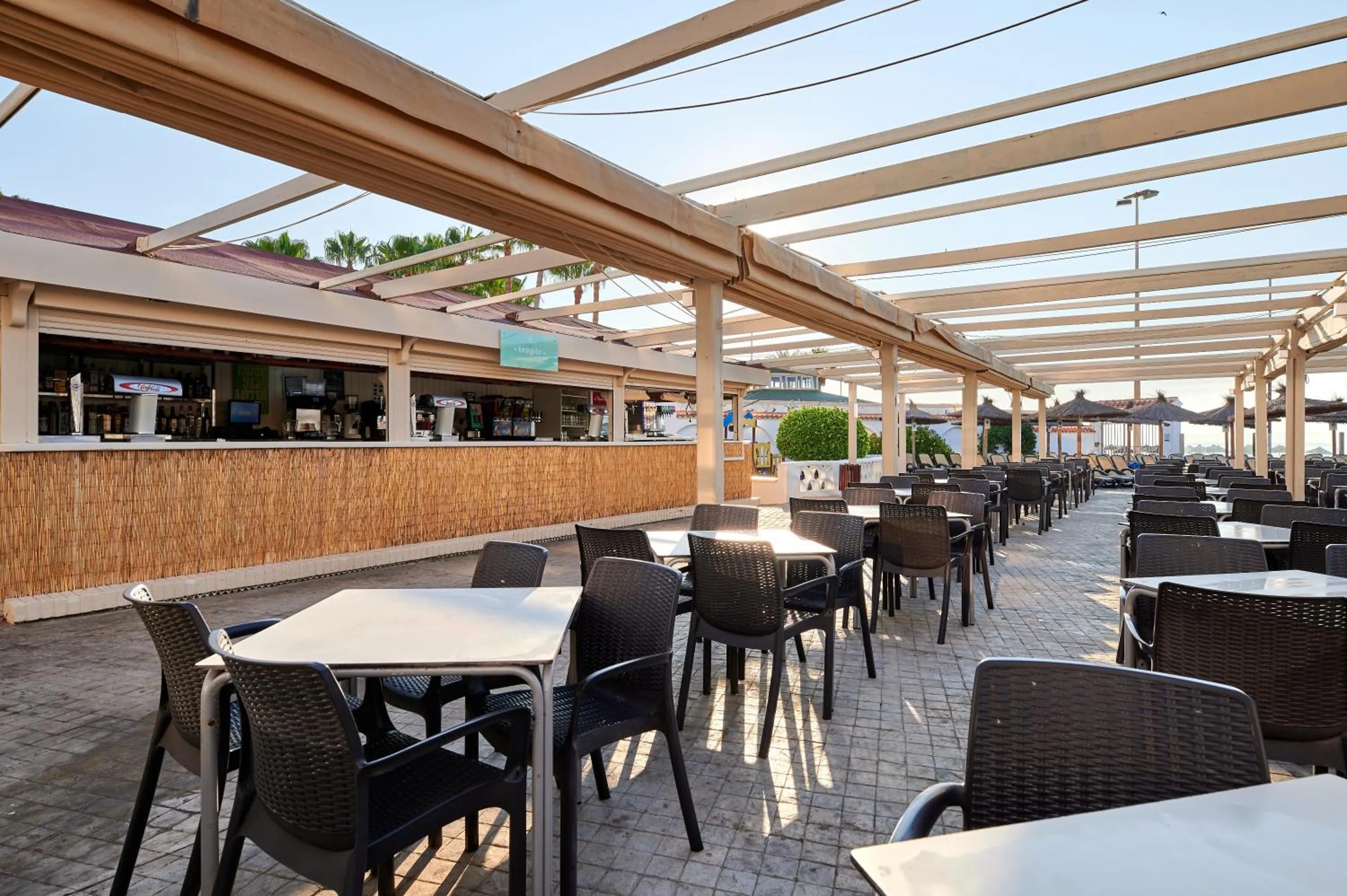 Lounge or bar in Alua Golf Trinidad