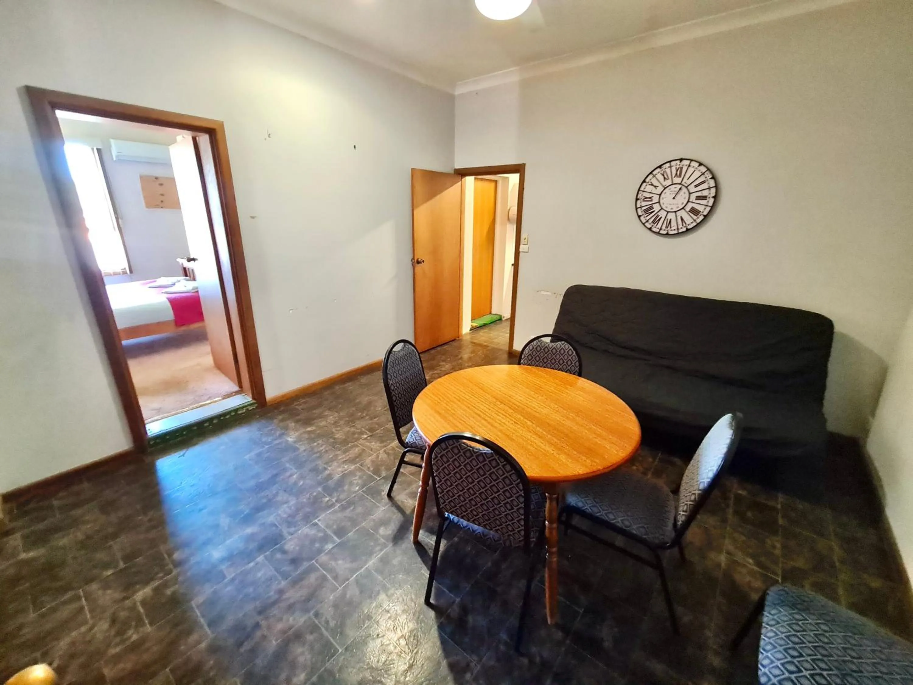 Dining area in Bridge Motel Wellington