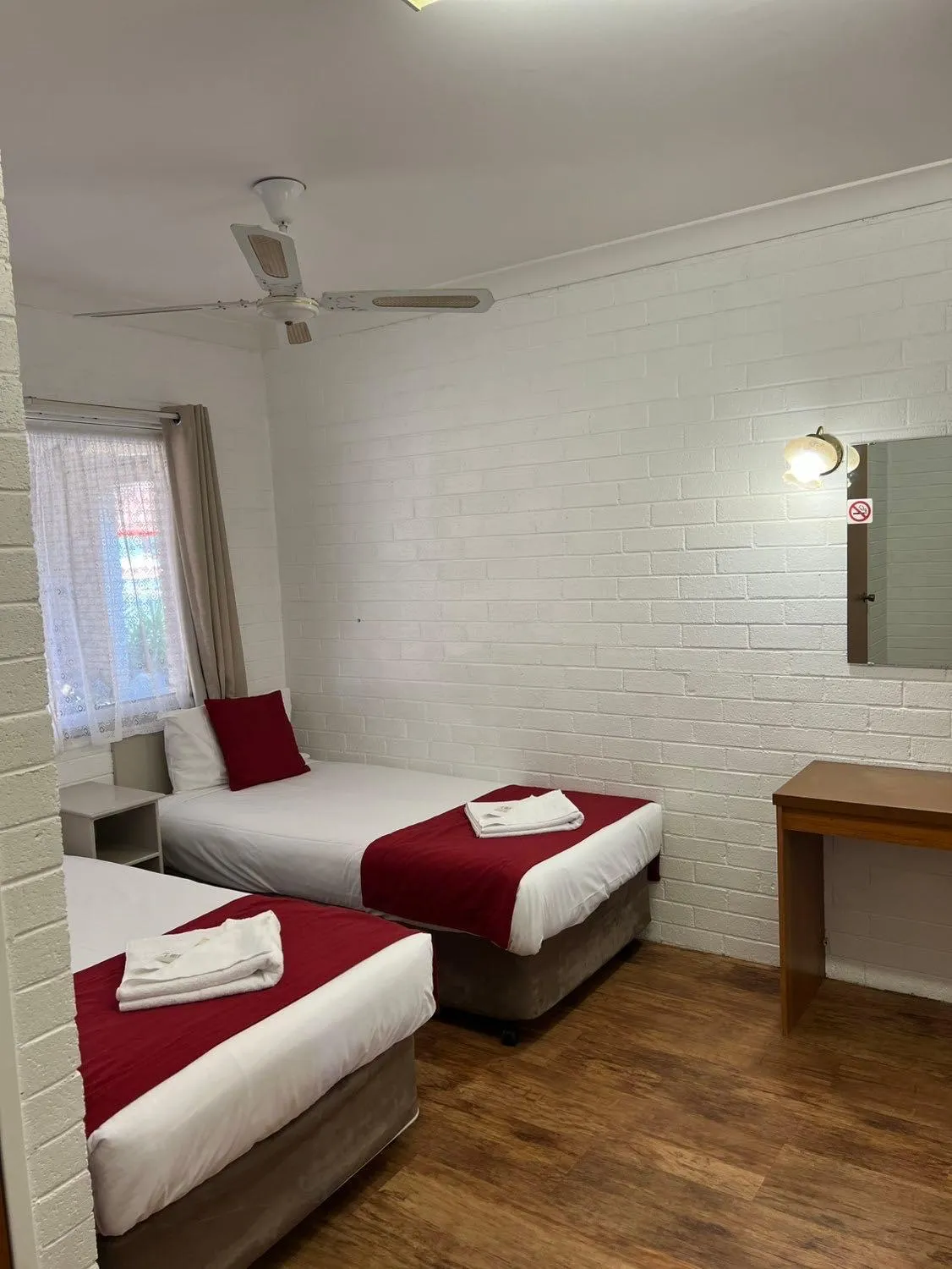 Bed in Bridge Motel Wellington