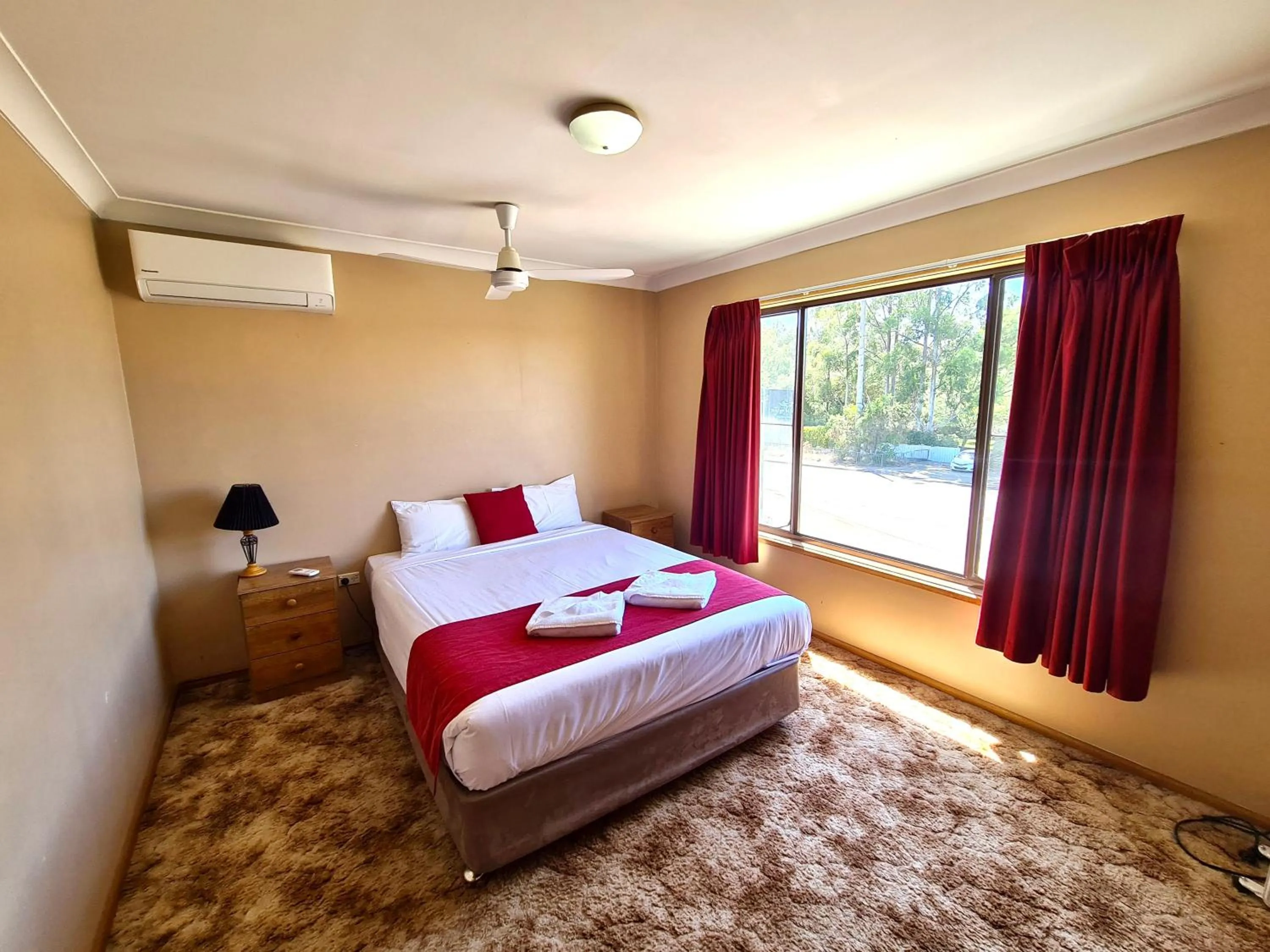 Bedroom, Bed in Bridge Motel Wellington