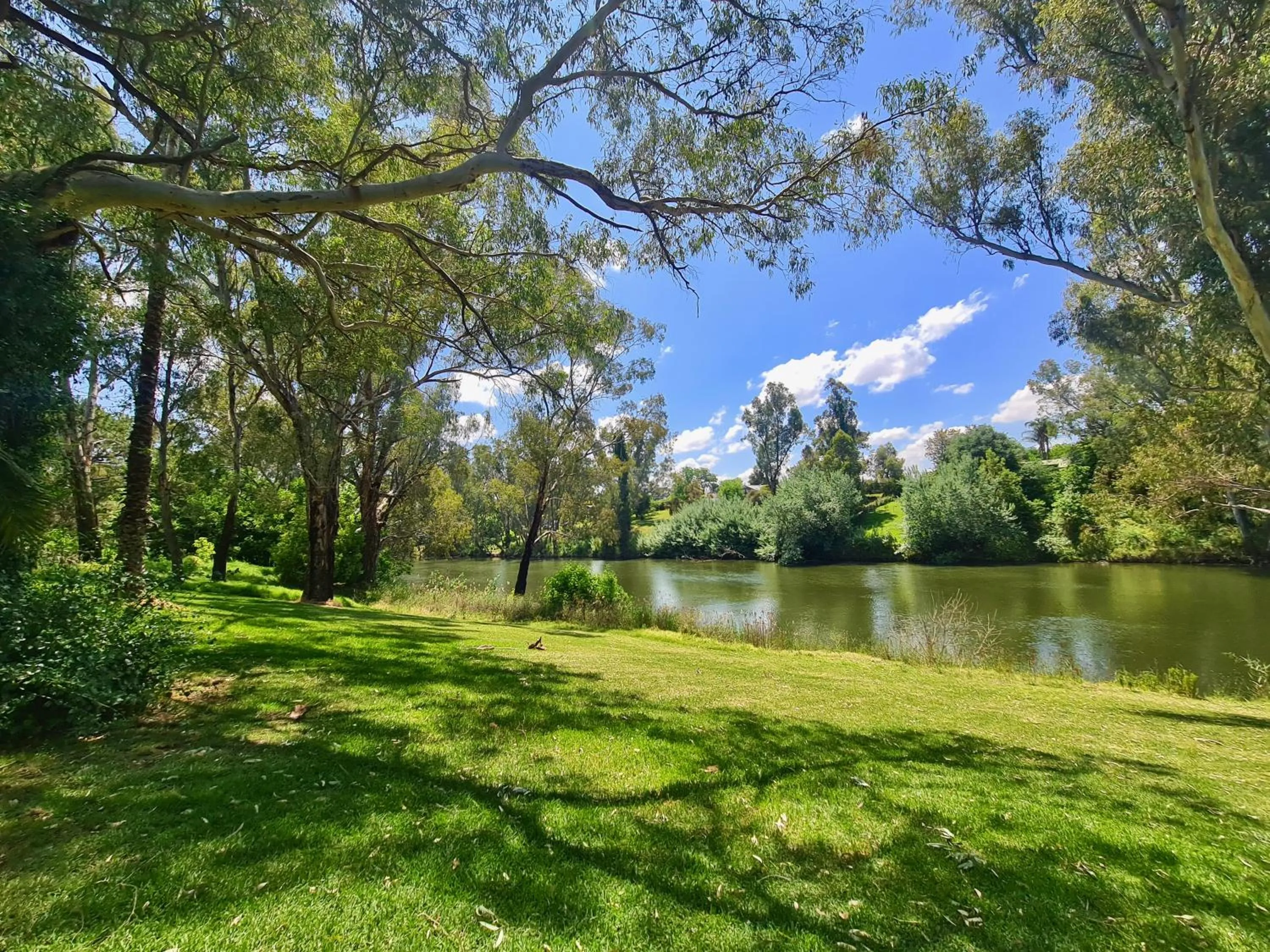 River view in Bridge Motel Wellington