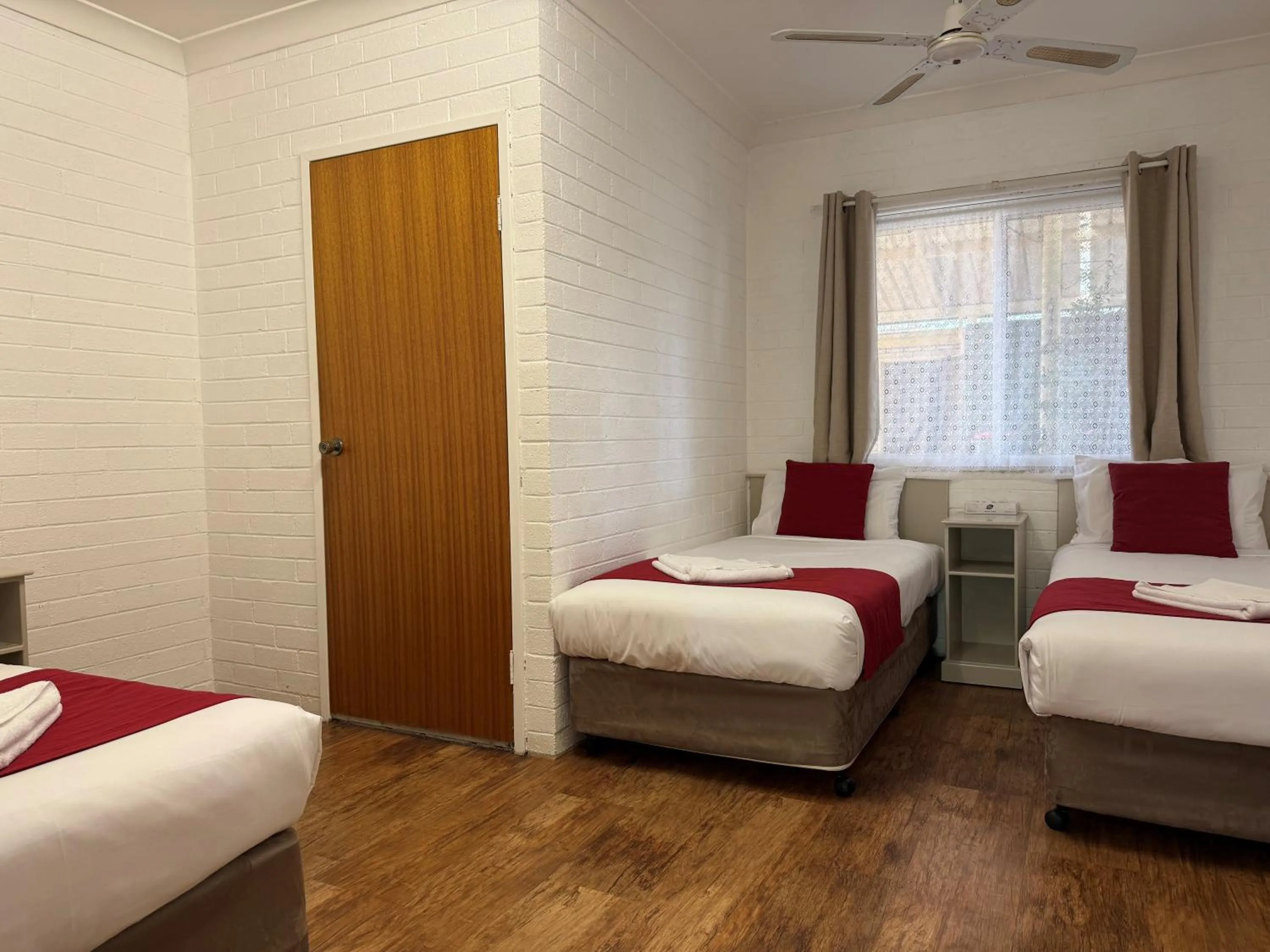 Bed in Bridge Motel Wellington