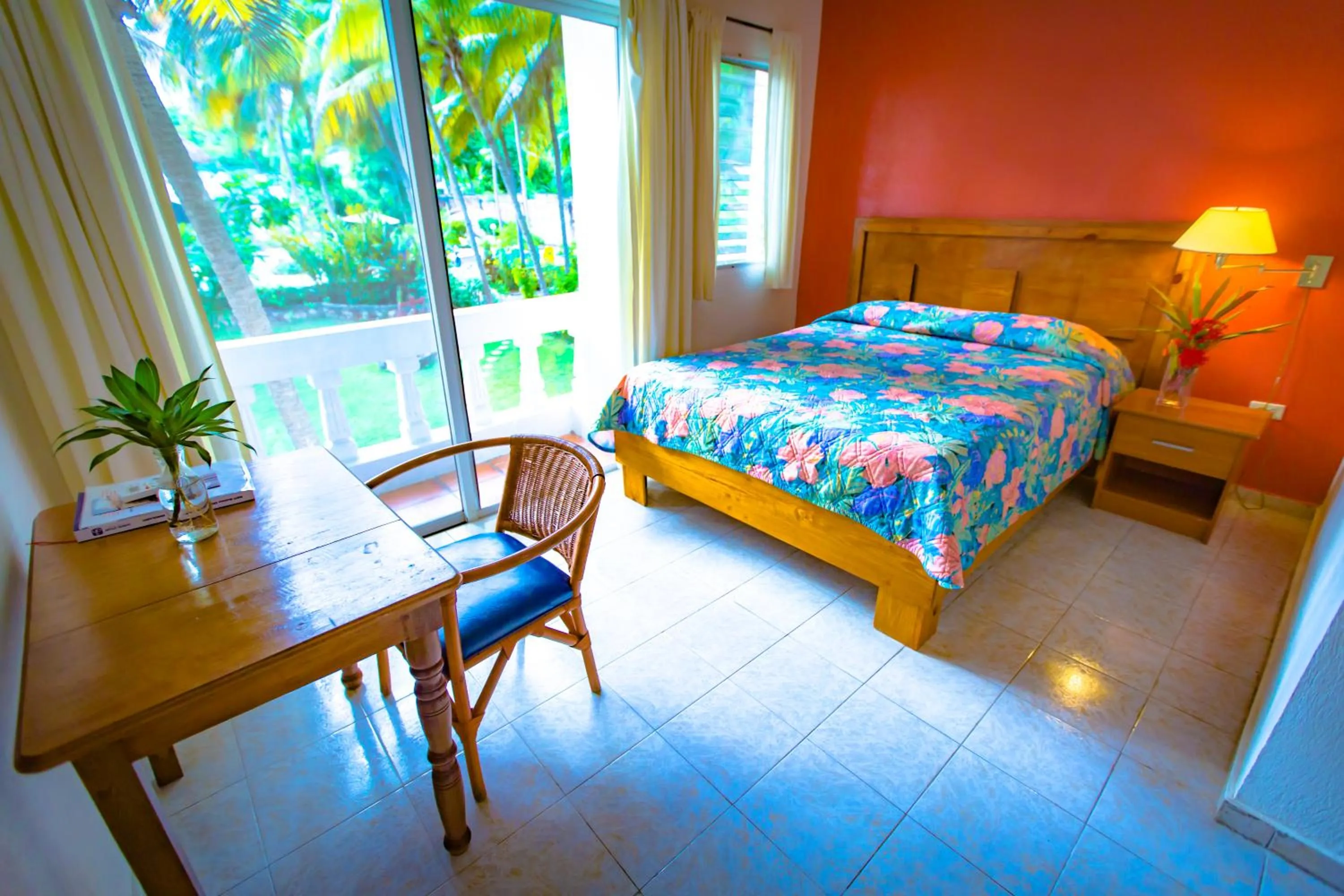 Bedroom, Bed in Hotel Restaurant Cyvadier Plage