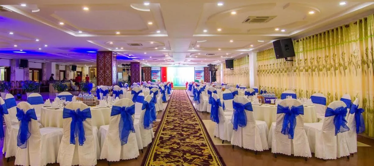 Restaurant/places to eat in NINH KIEU 2 HOTEL