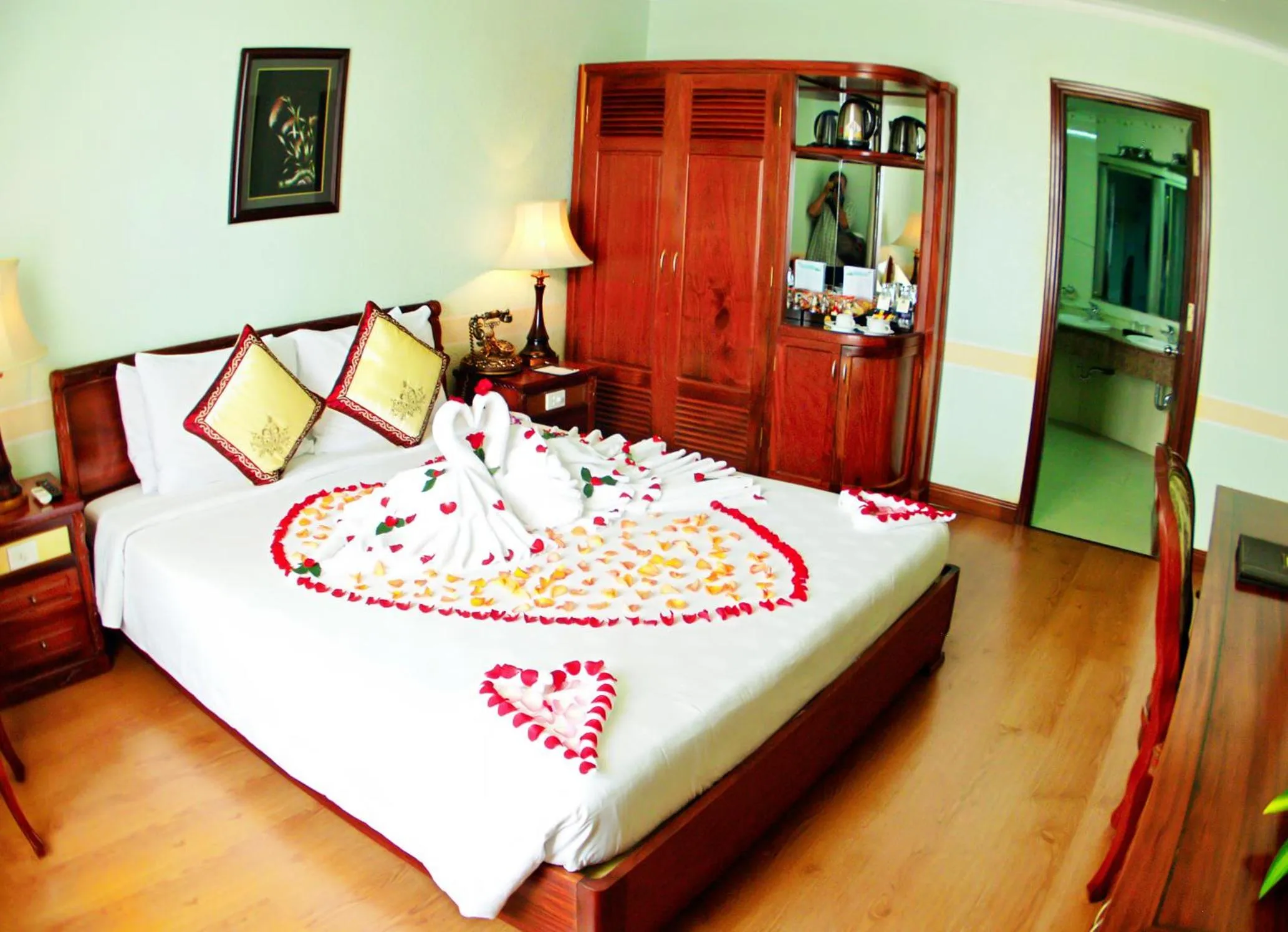 Bed in NINH KIEU 2 HOTEL