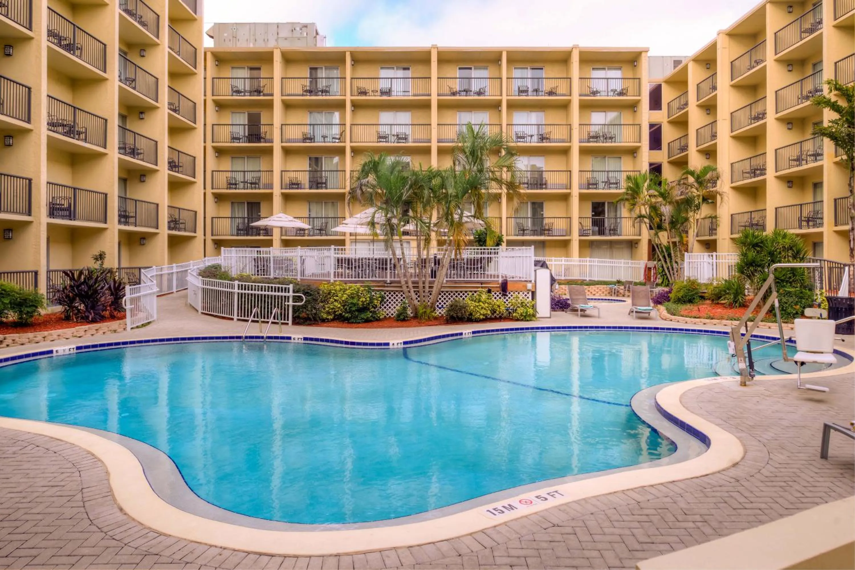 Swimming Pool in DoubleTree by Hilton Hotel Tampa Airport-Westshore