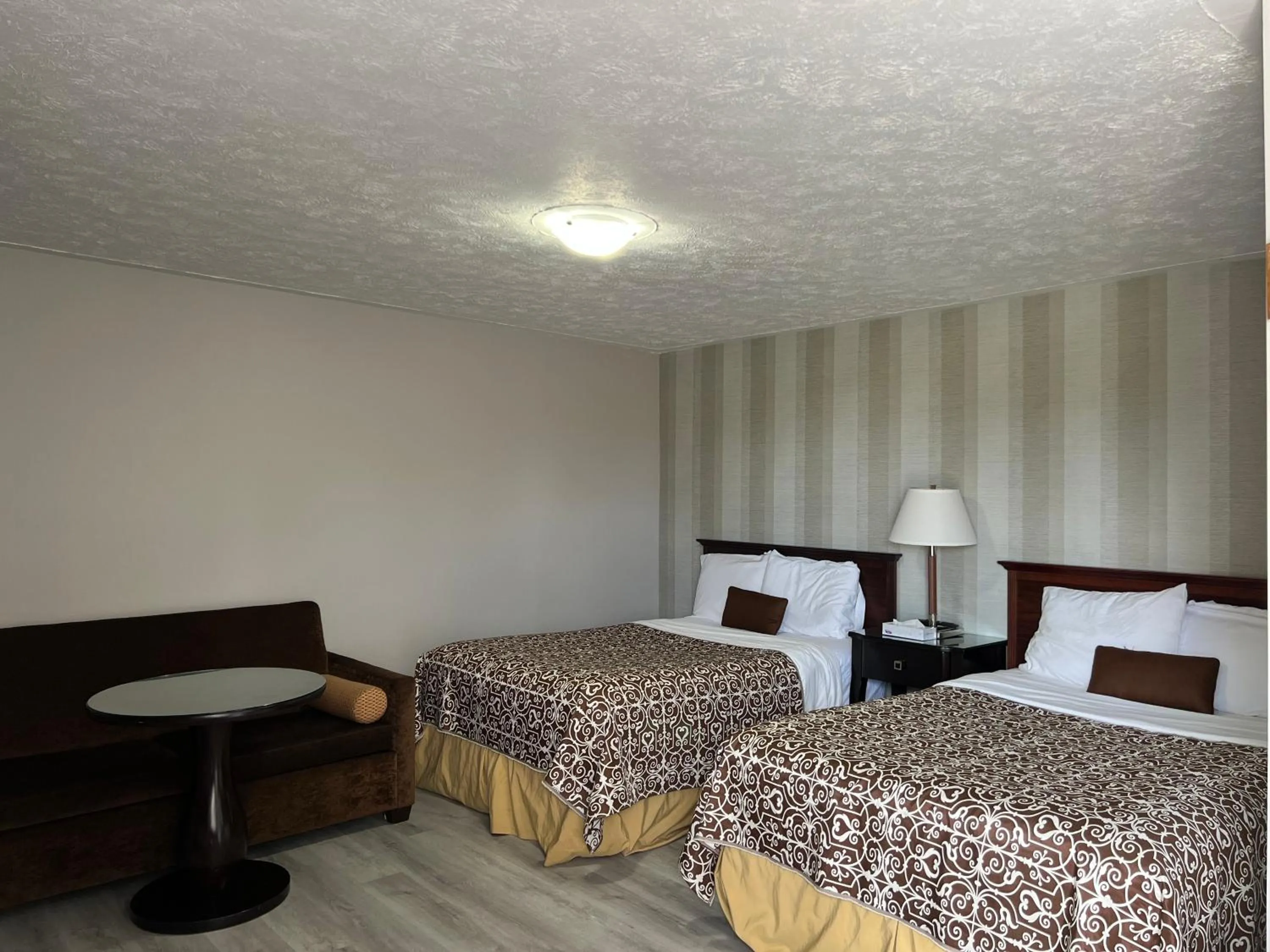 Bed in Wiarton Willys Inn