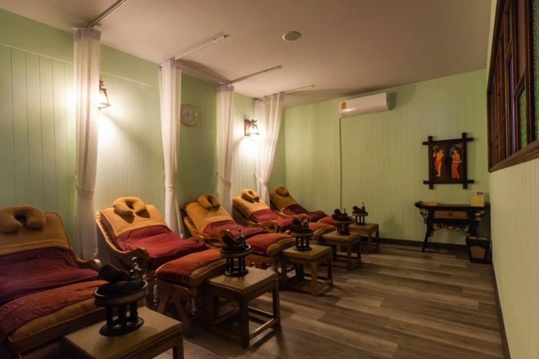 Entertainment in The Greenery central suite & hotel